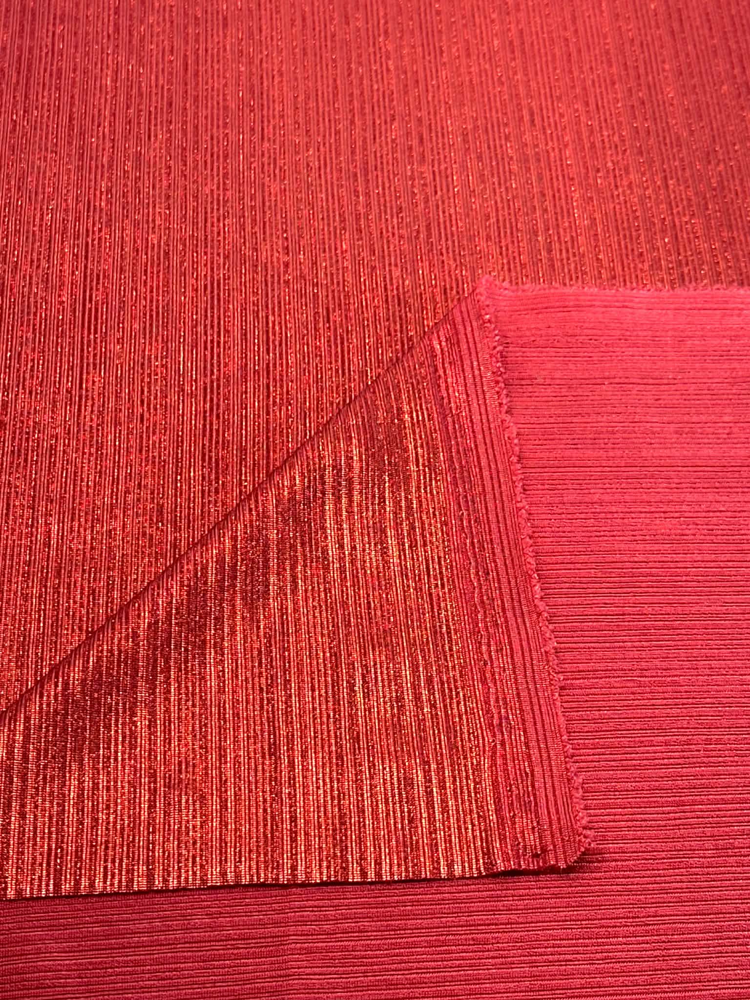 (SLINKY RIB) RED SHIMMER