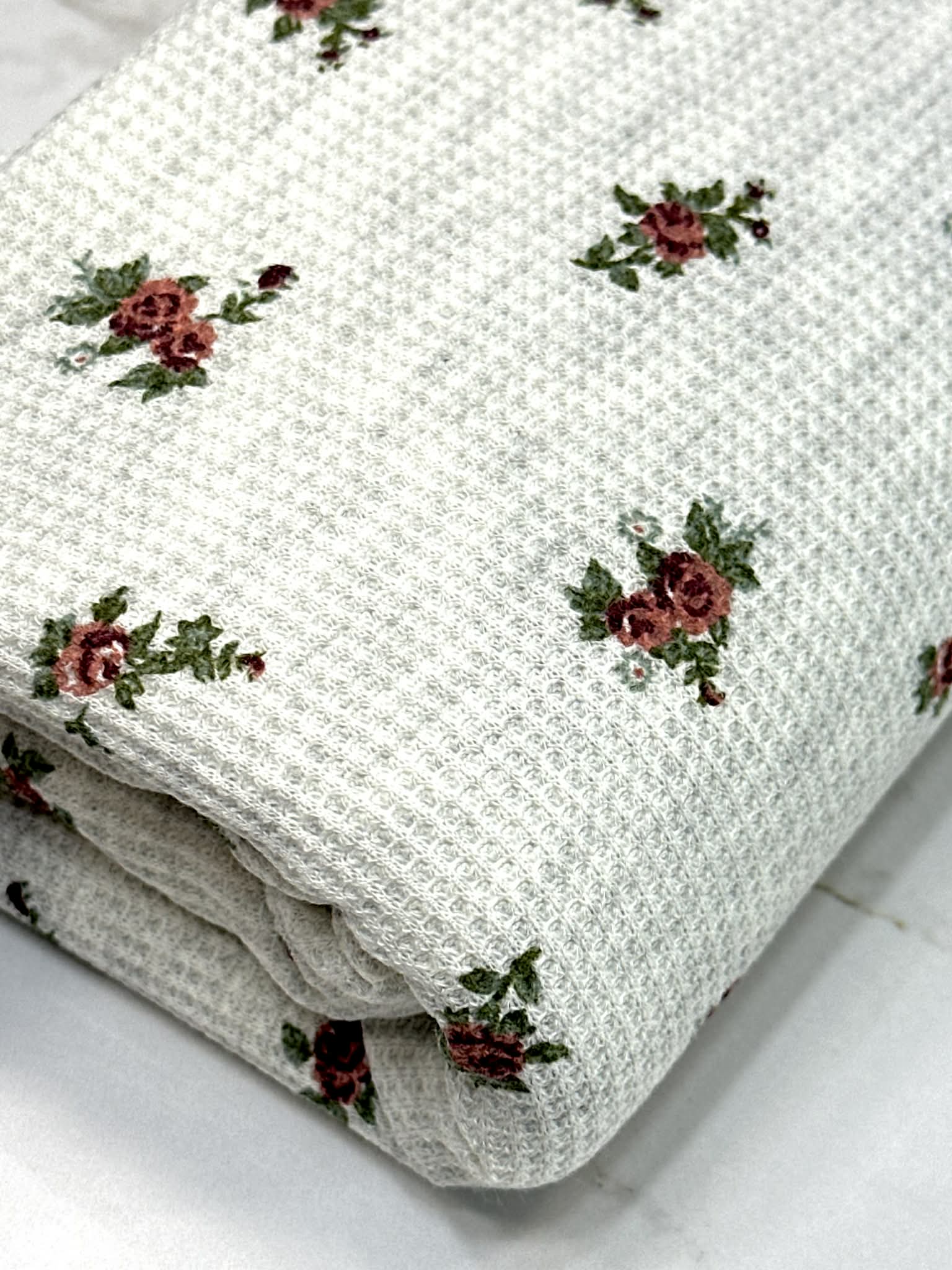 (THERMAL) TINY VINTAGE ROSES ON SOFT GRAY (3)