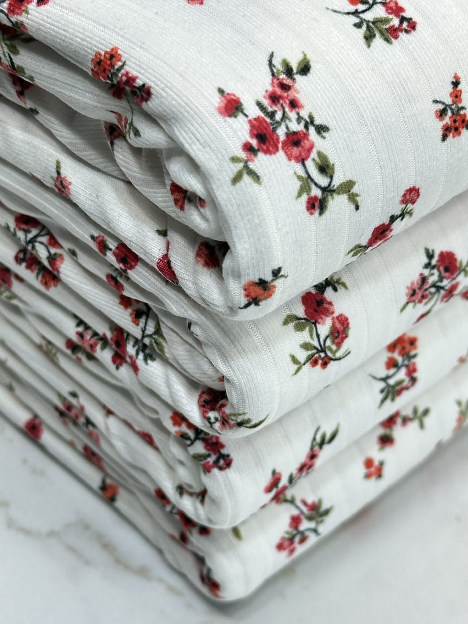 (8X2 RIB) RED FLOWERS ON OFF WHITE