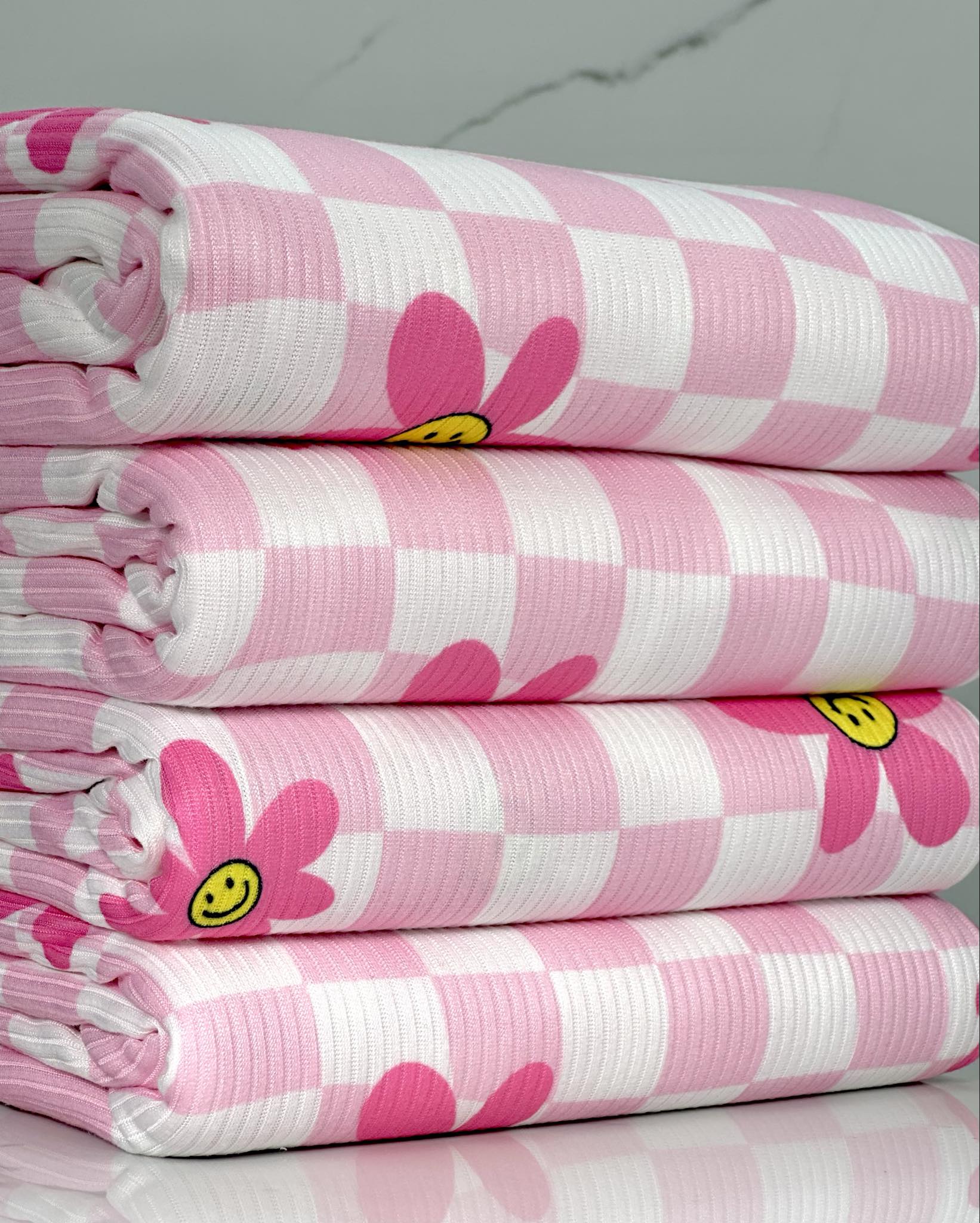 (YUMMY RIB) PRETTY PINK, YELLOW HAPPY FACE FLOWERS ON LIGHT PINK CHECKERED WAVE
