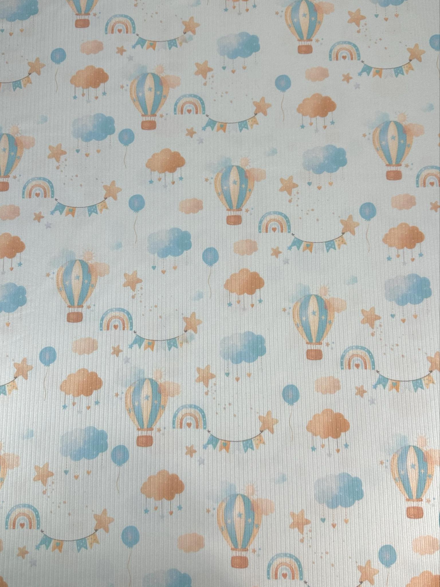 (YUMMY RIB) HOT AIR BALLOONS AND CLOUDS ON LIGHT BLUE