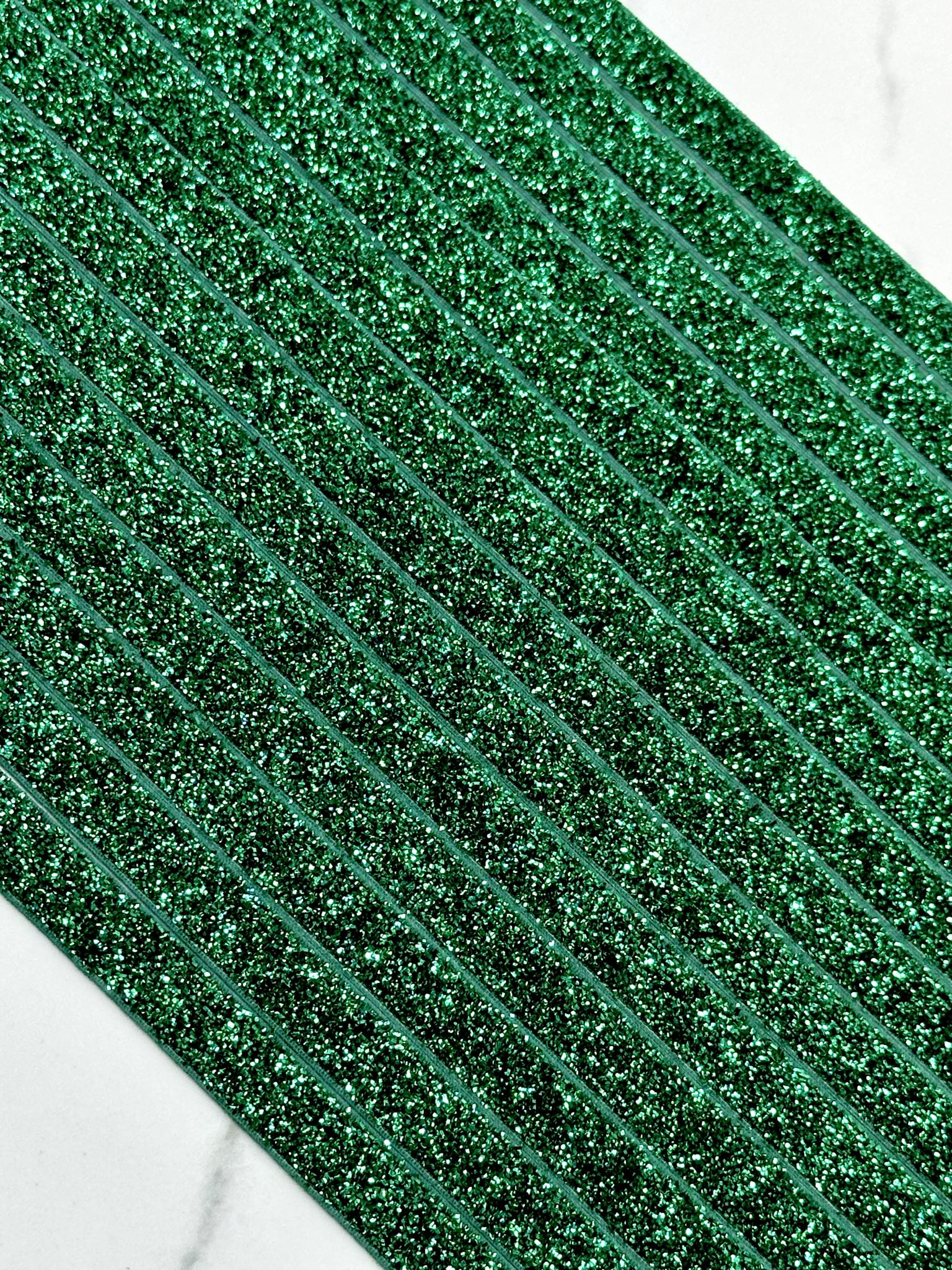 (TRIM) 3/8 ELASTIC EMERALD GREEN SHIMMER