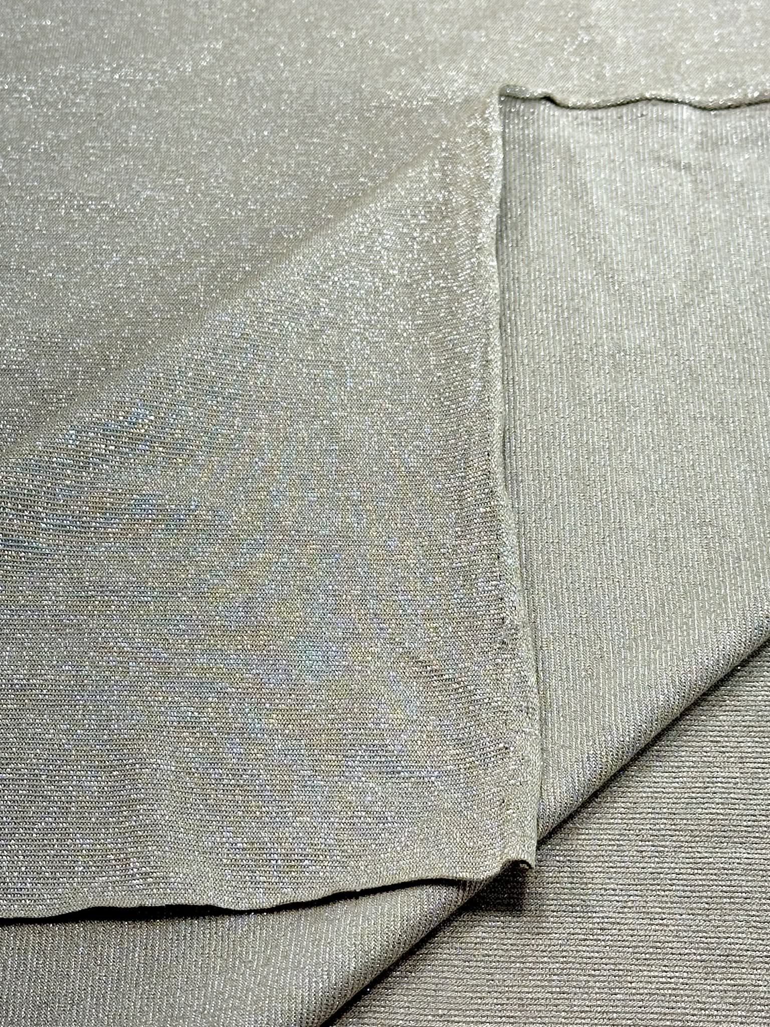 (KNIT) SILVER SHIMMER ON VINTAGE GOLD