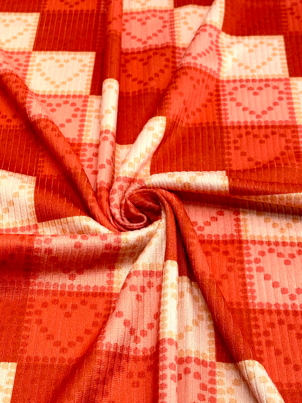 (4X2 YUMMY RIB) MEDIUM PINK AND RED HEARTS ON CHECKERED PATTERN
