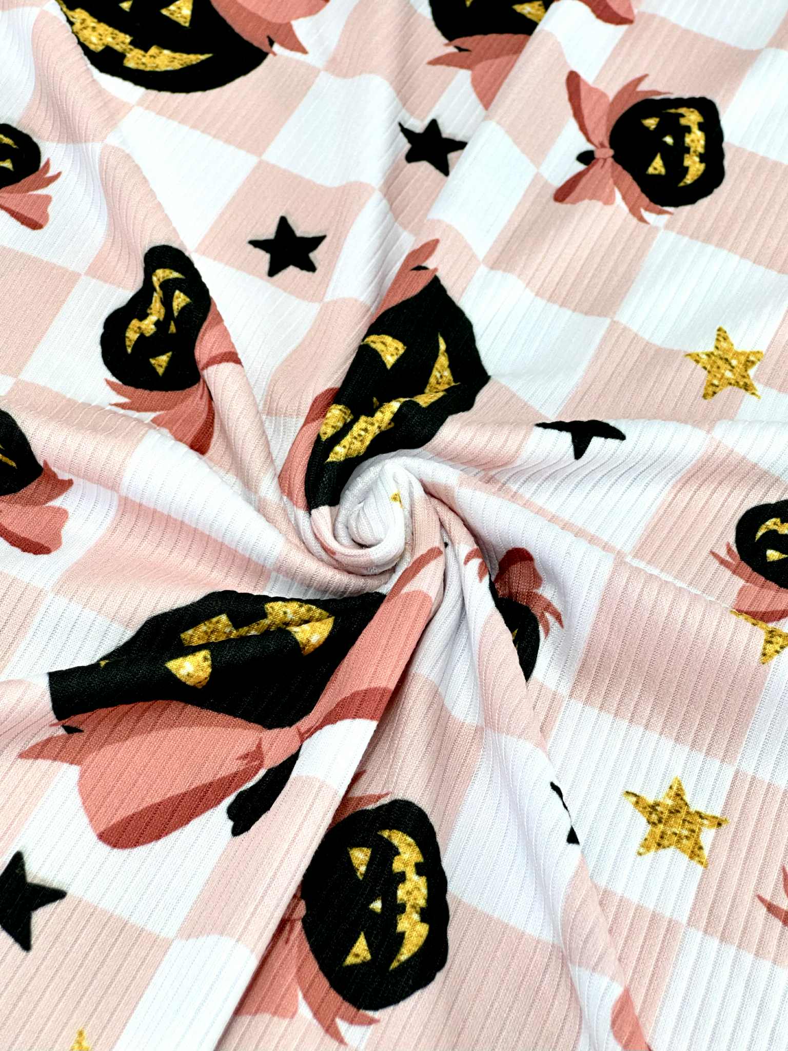 (YUMMY RIB) BLACK PUMPKINS WITH BOWS AND STARS ON LIGHT PINK CHECKERED (3)