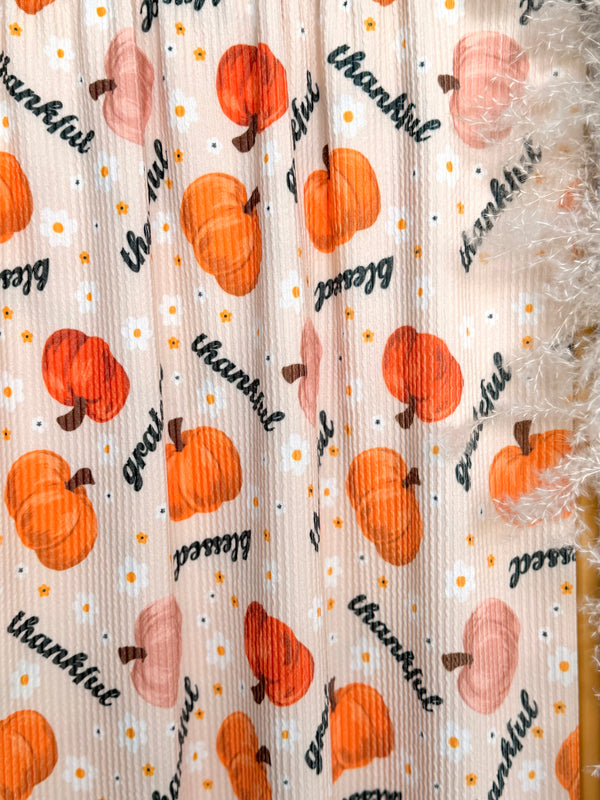 (URBAN RIB) PUMPKINS AND TINY FLOWERS ON CREAM (1)