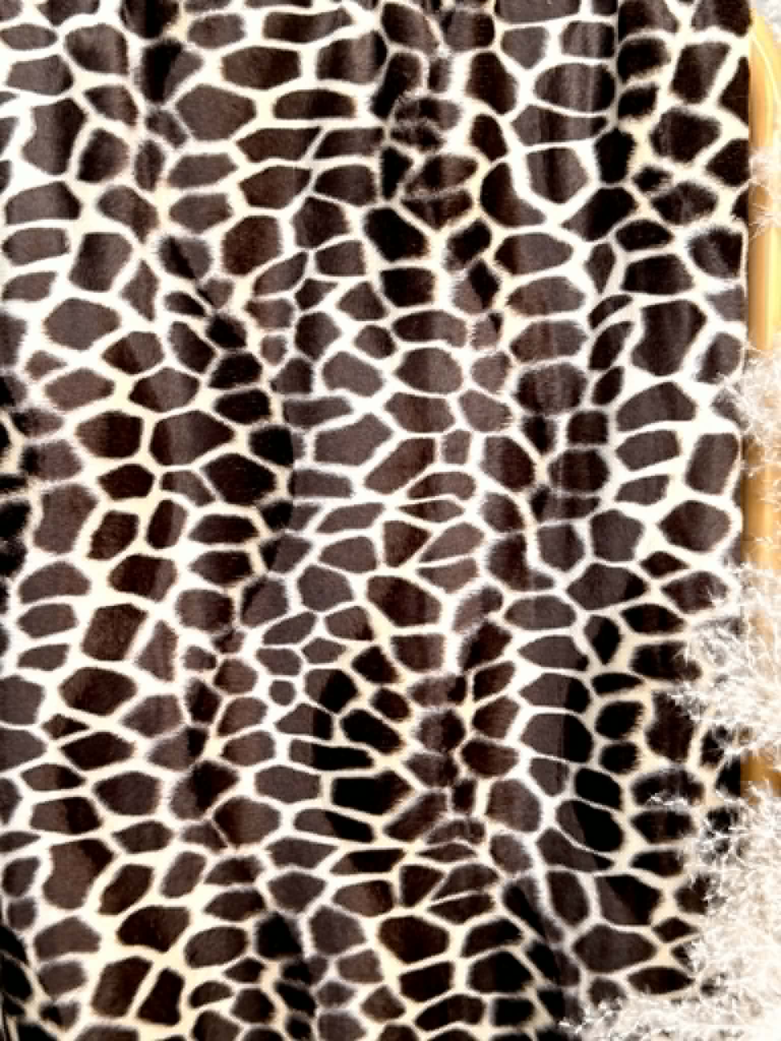 (VELVET) GIRAFFE