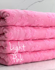 (TOWEL) LIGHT PINK DAISY FLOWERS