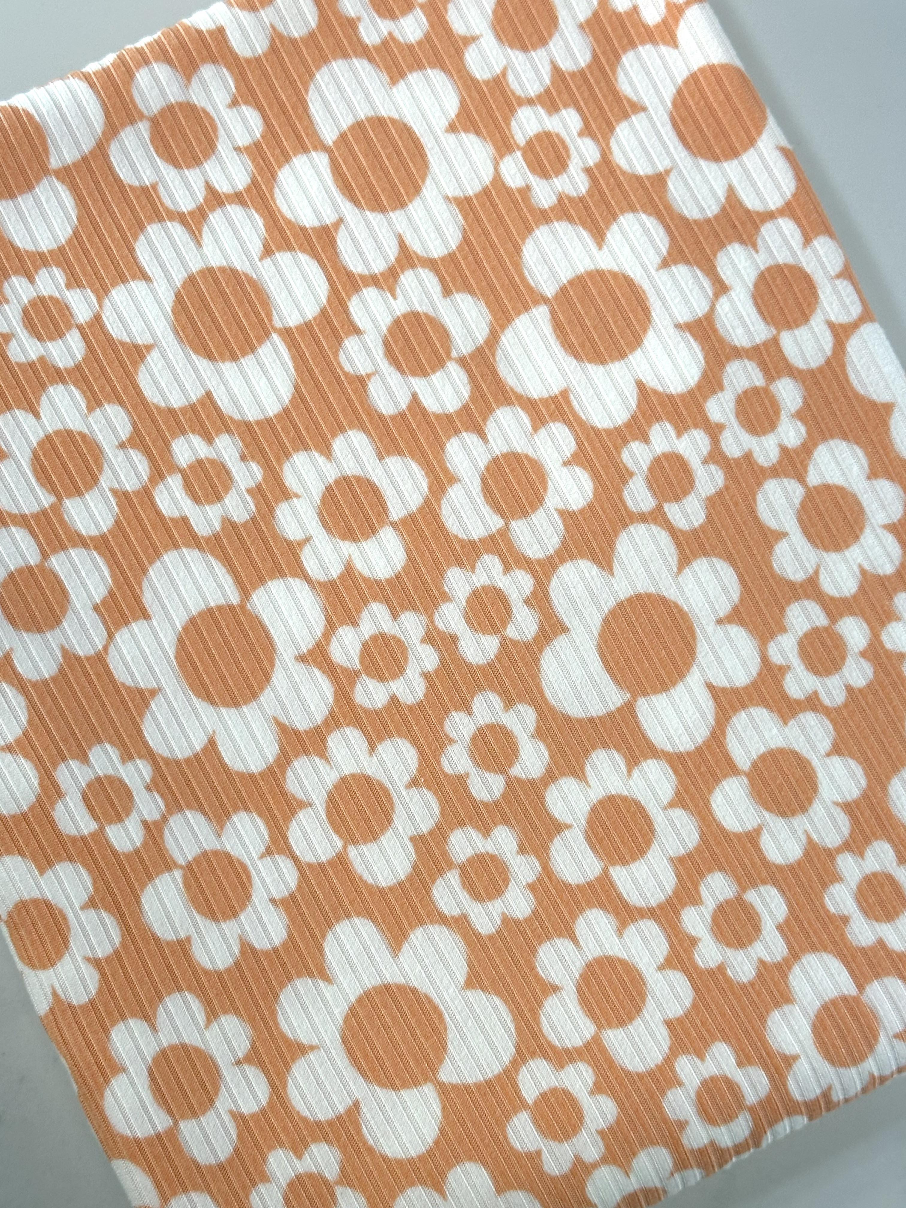 (4X2 YUMMY RIB) OFF WHITE RETRO FLOWERS ON PEACH