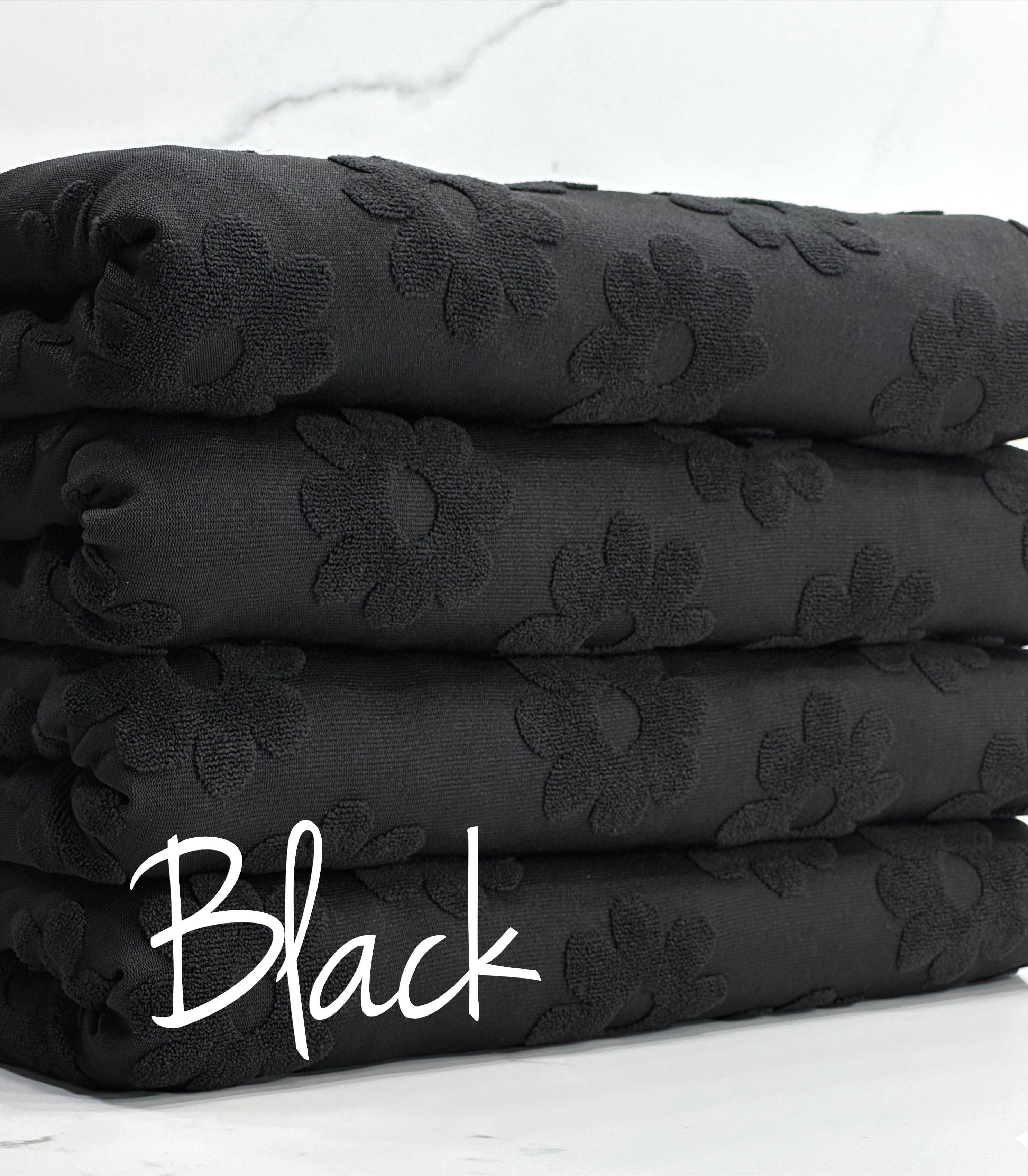 (TOWEL) BLACK DAISY FLOWERS
