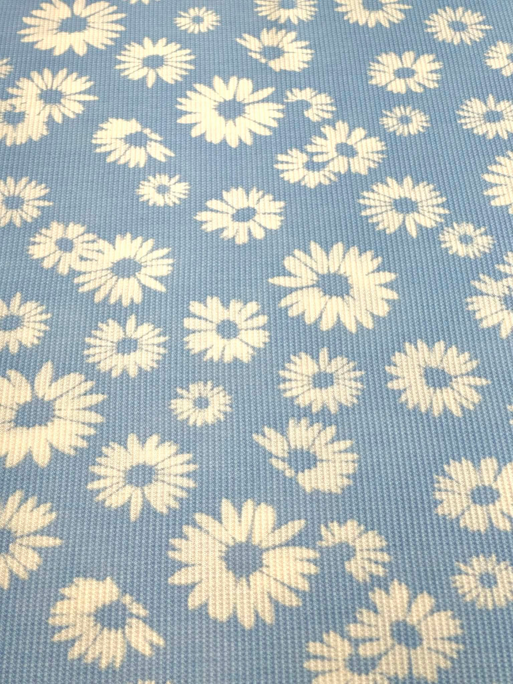 (THERMAL) OFF WHITE FLOWERS ON BLUE