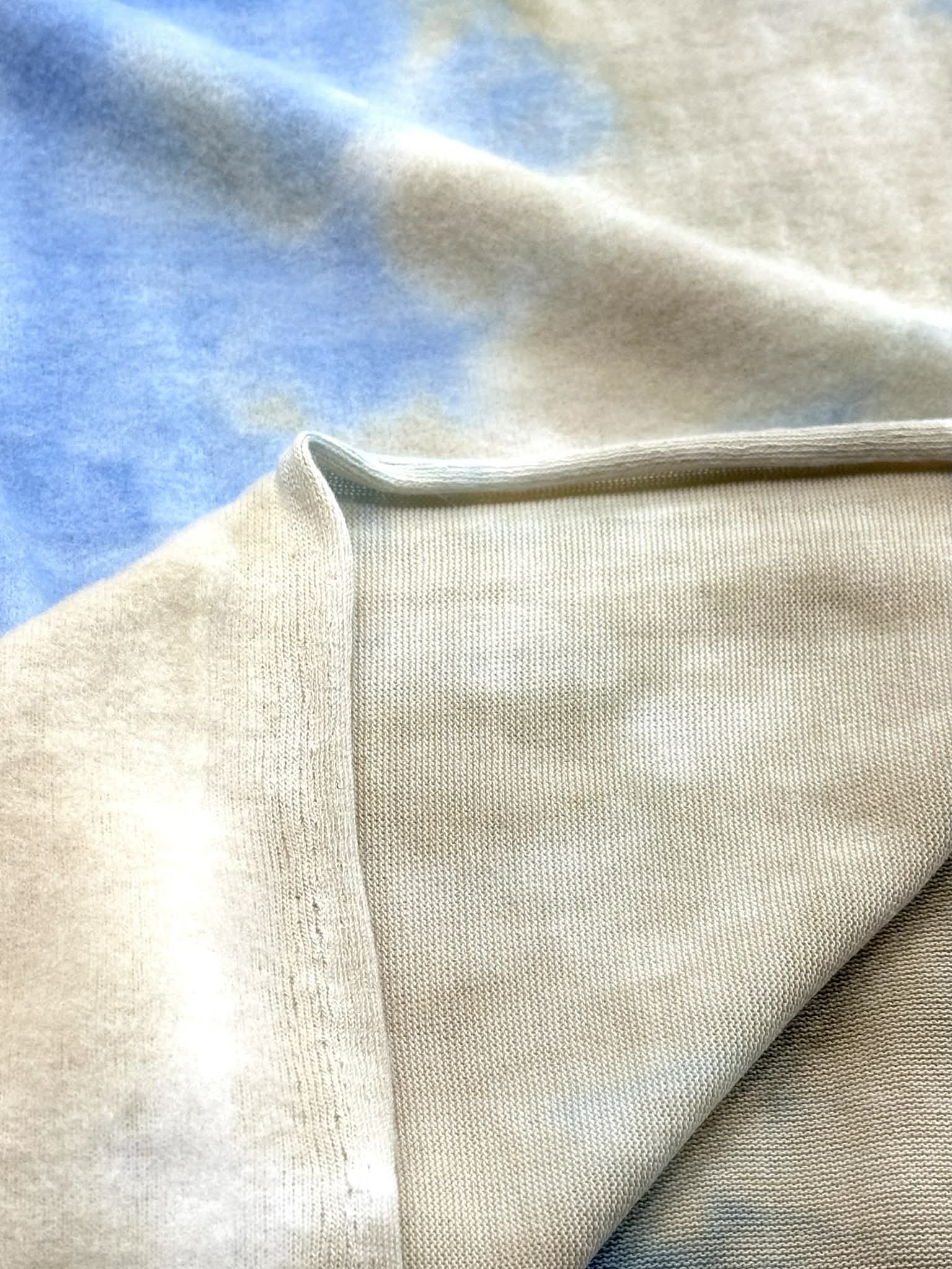 (BRUSHED SWEATER KNIT) BLUE AND TAN TIE DYE