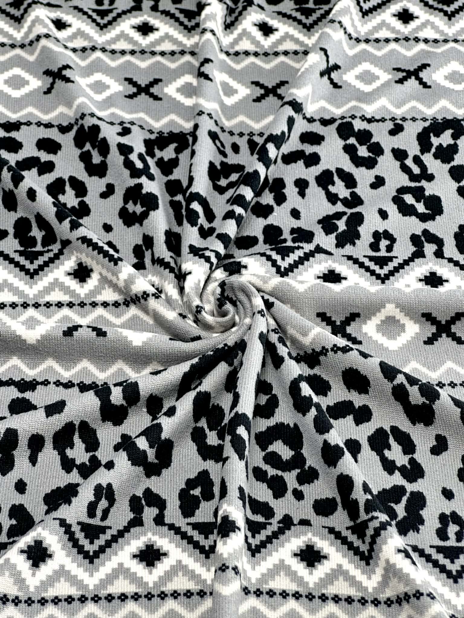(SWEATER KNIT/ OAKLEY) LEOPARD AND AZTEC PATTERN ON GRAY (1)