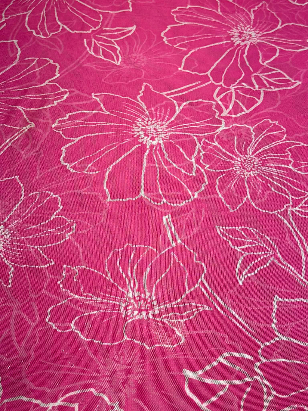 (MESH) WHITE FLORAL ON PINK