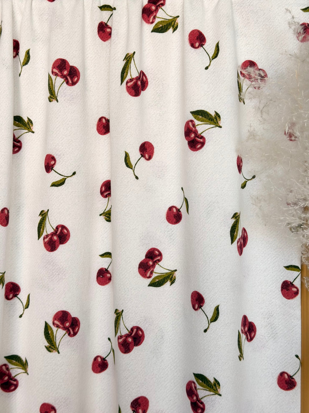 (FRENCH TERRY) MEDIUM CHERRIES ON OFF WHITE