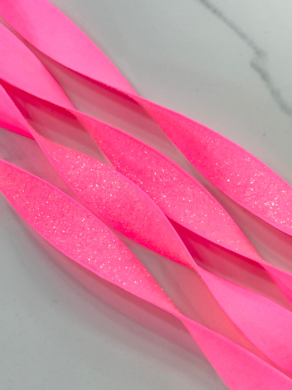 (TRIM) 5/8 ELASTIC NEON PINK SHIMMER