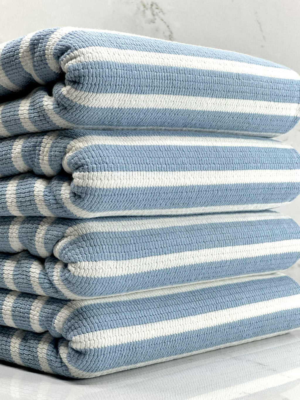 (SWEATER KNIT) OFF WHITE AND BLUE STEEL STRIPES