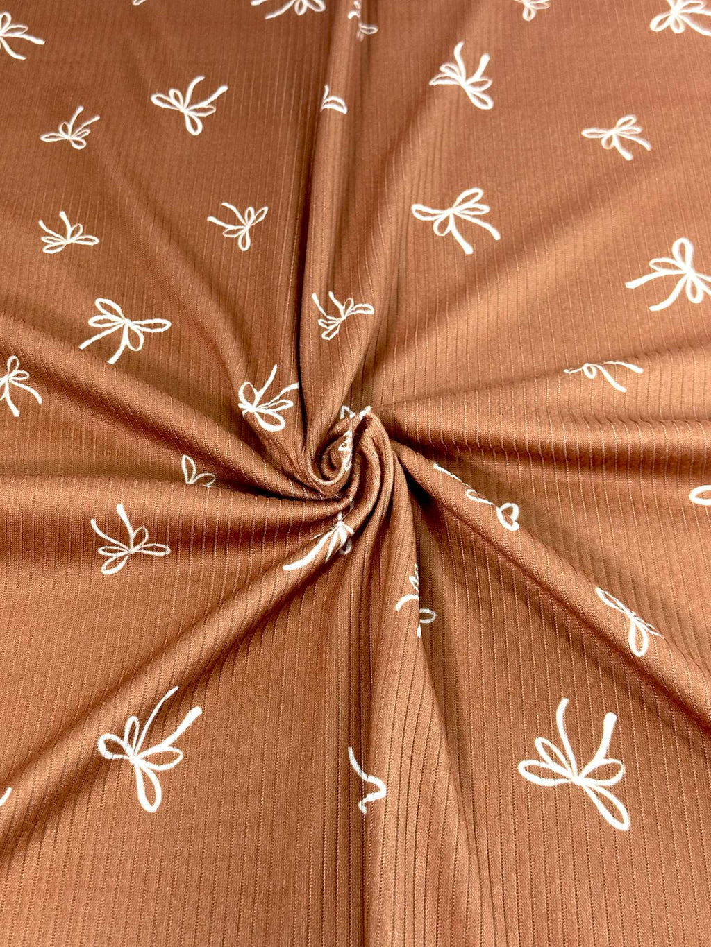 (4X2 RIB) OFF WHITE BOWS ON BRICK
