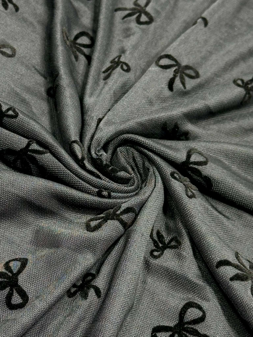 (MESH) BLACK 3D BOWS ON BLACK