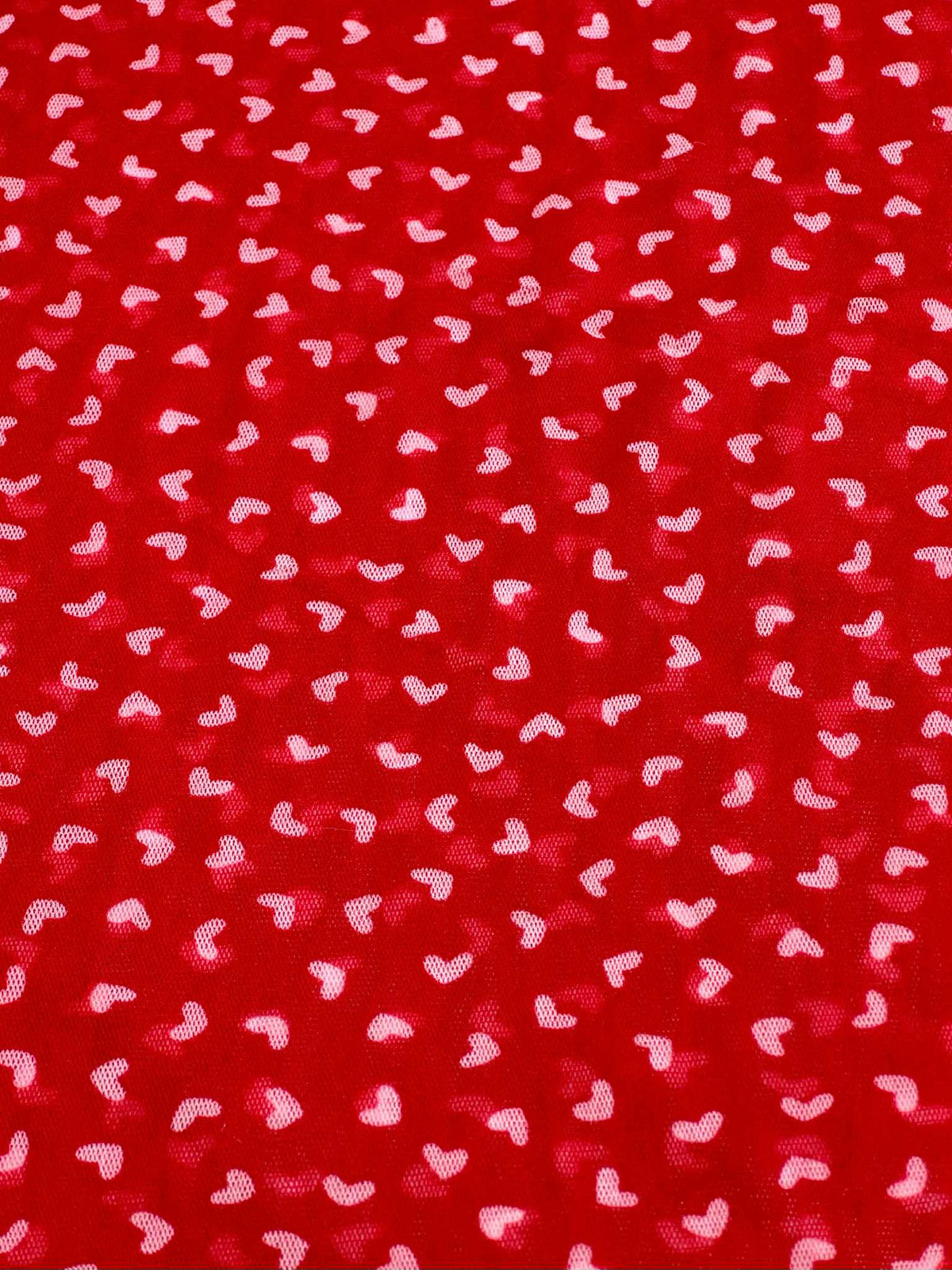(MESH) TINY OFF WHITE HEARTS ON RED(4)