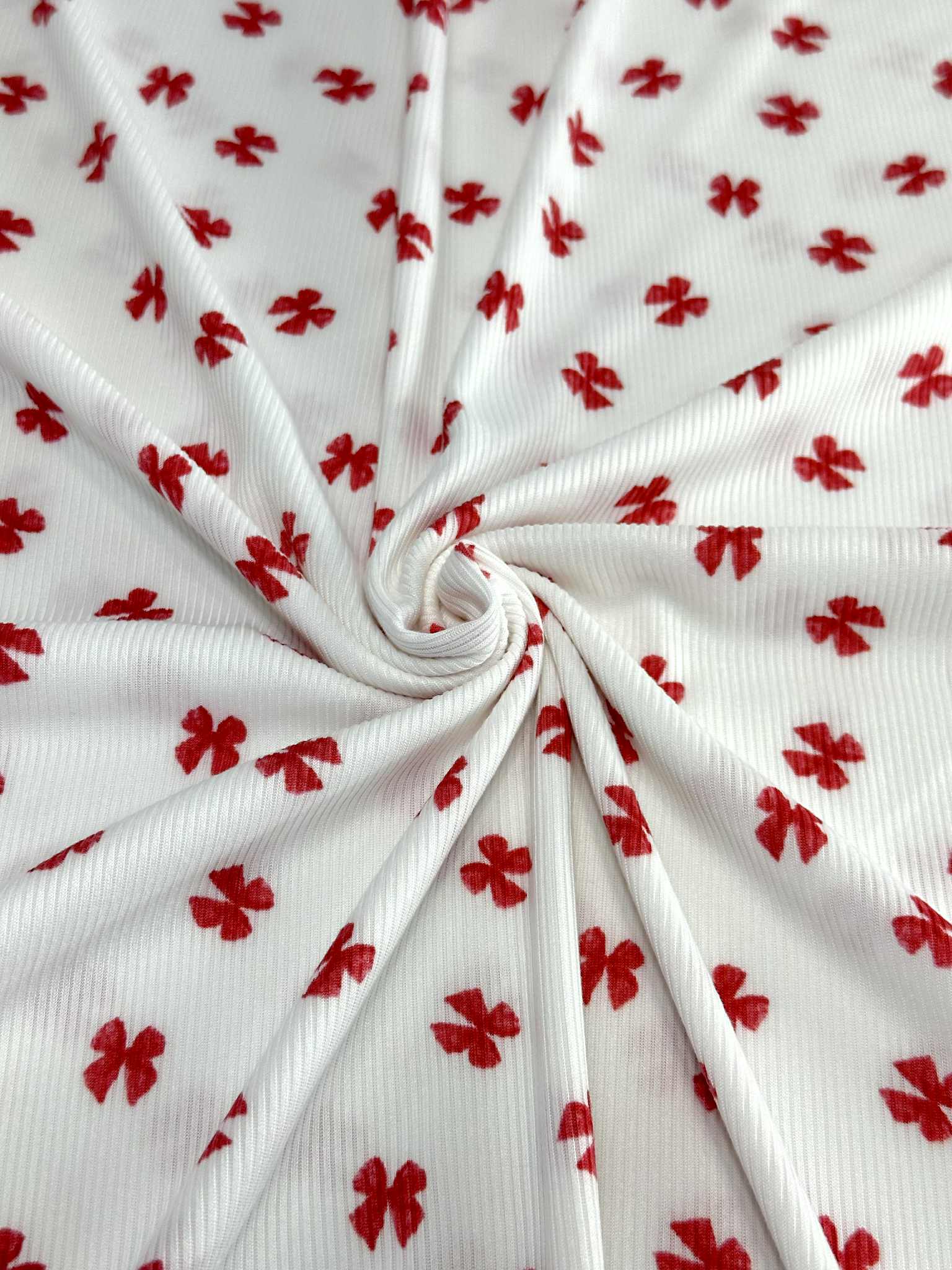 (2X2 RIB) RED BOWS ON OFF WHITE