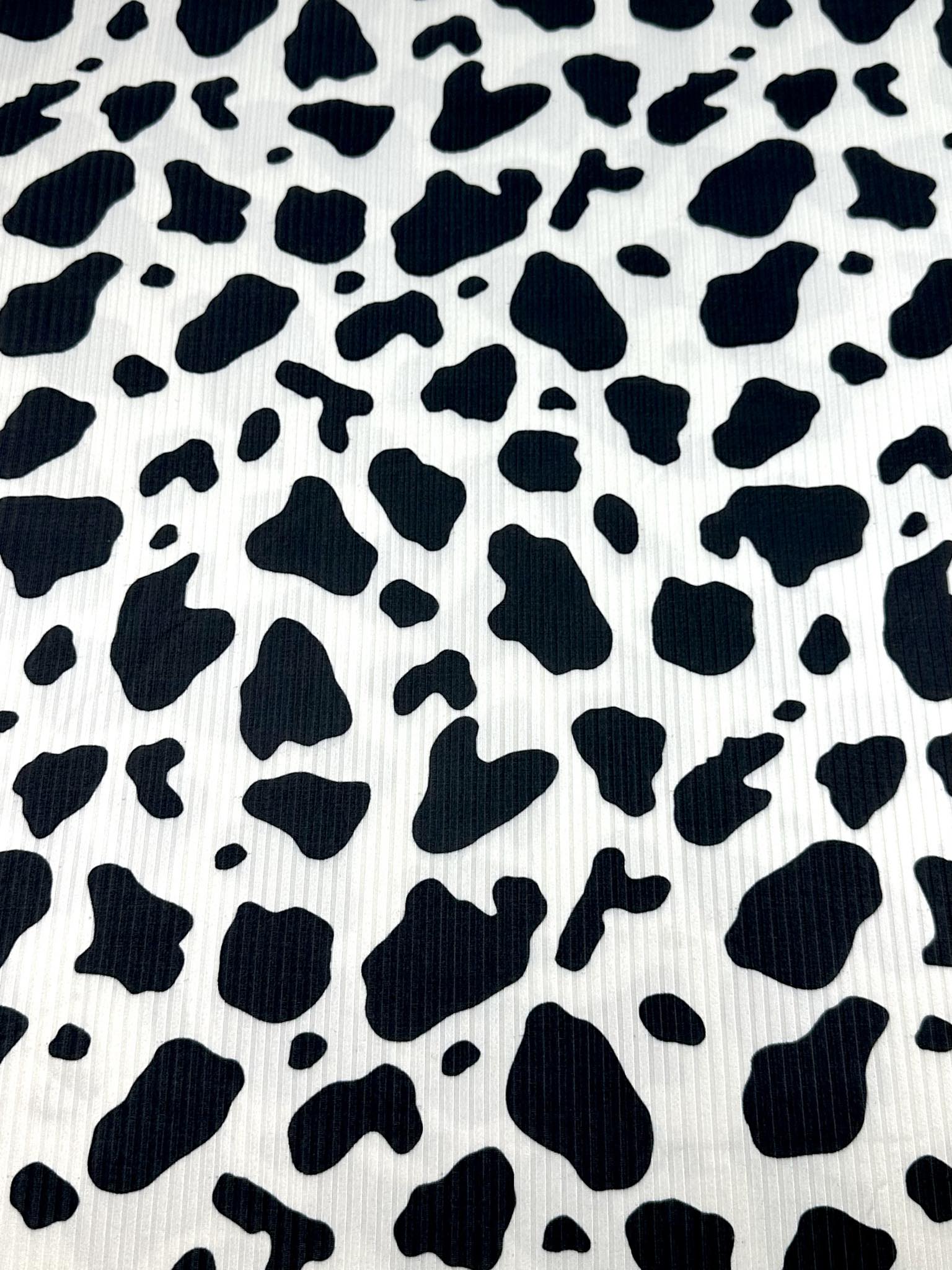 (YUMMY RIB) BLACK COW PRINT ON OFF WHITE