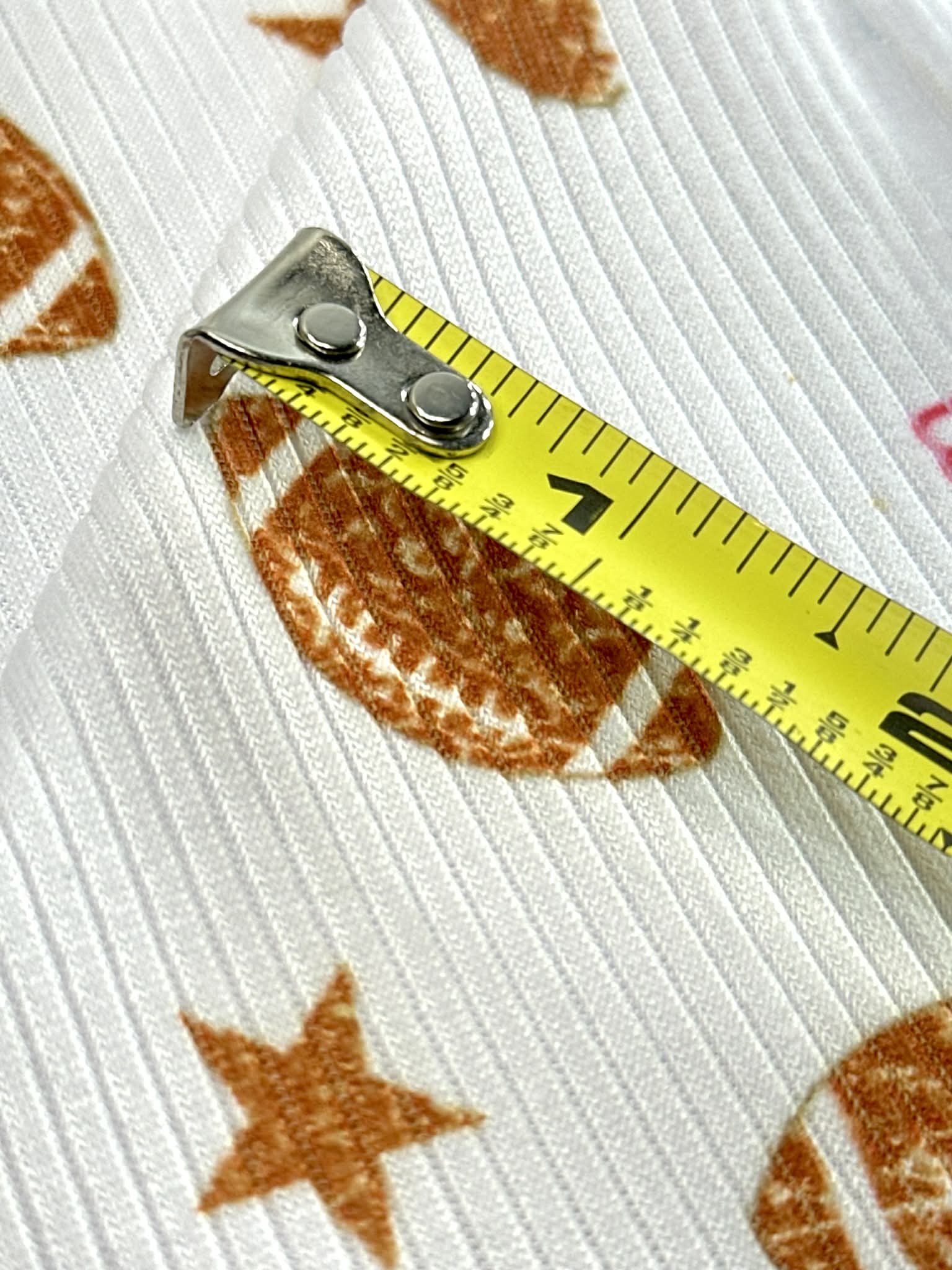 (4X2 YUMMY RIB) FOOTBALLS AND STARS ON OFF WHITE