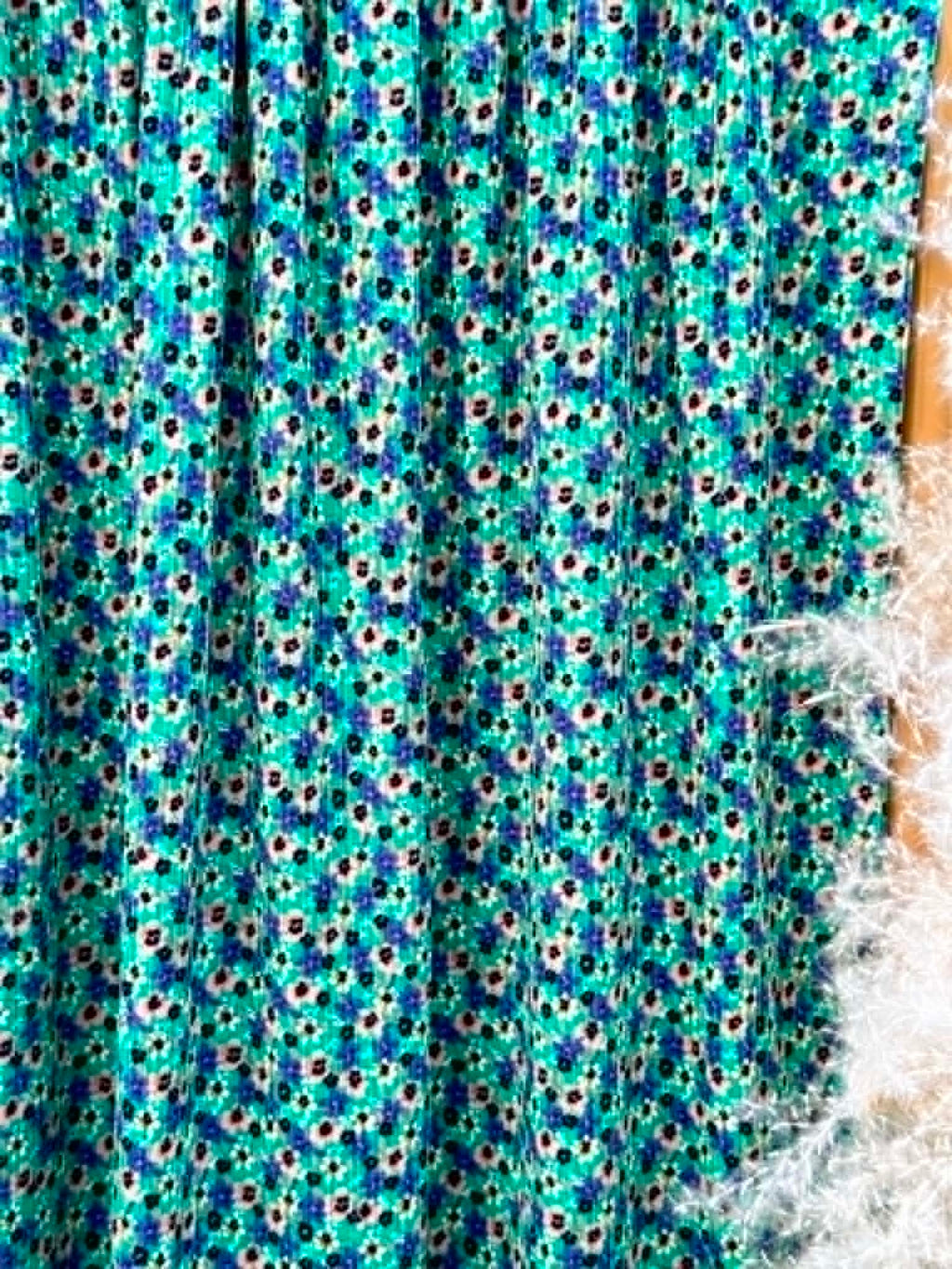 (WIDE RIB) FLOWERS ON AQUA GREEN