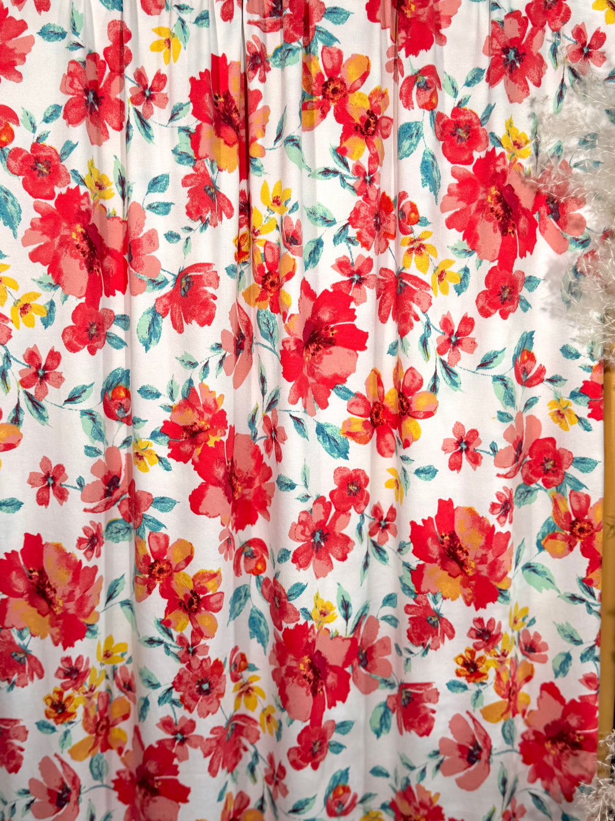 (DBP) BIG RED & YELLOW FLOWERS ON OFF WHITE