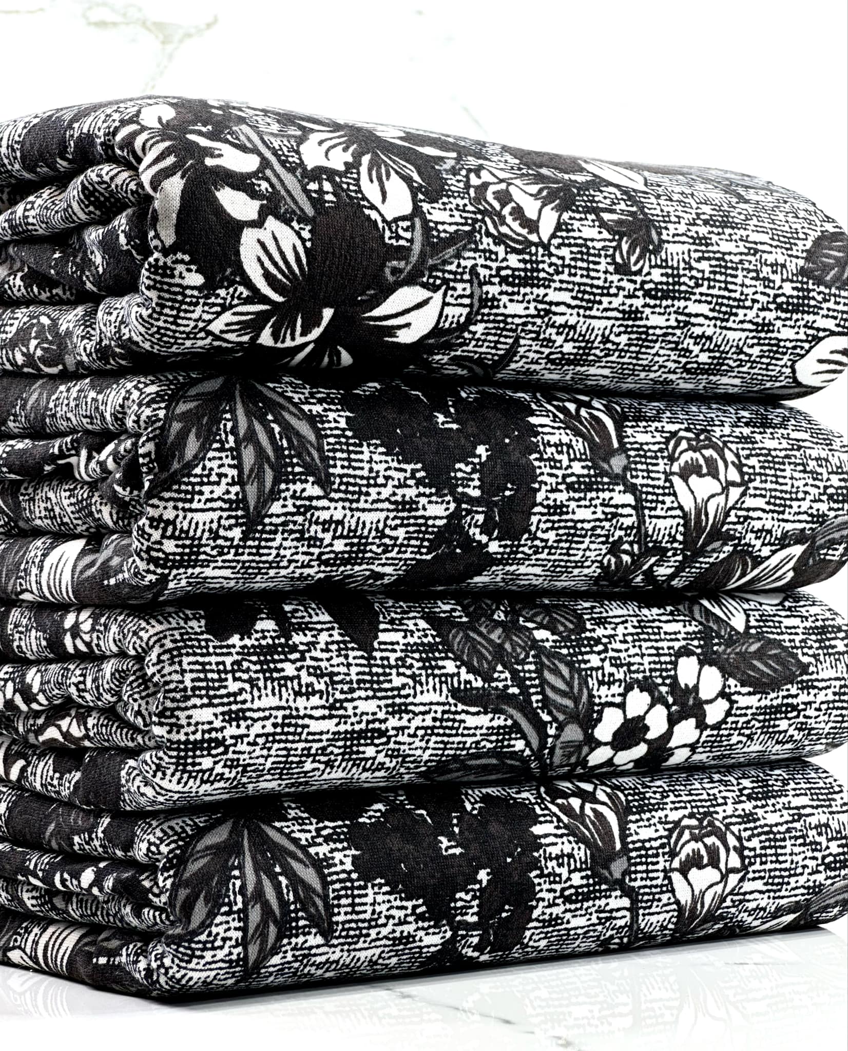 (FRENCH TERRY) BLACK AND WHITE FLORAL