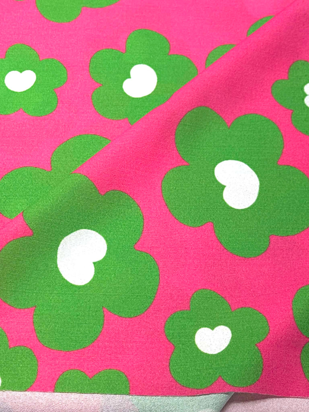 (WOVEN) GREEN FLOWERS ON FUCHSIA