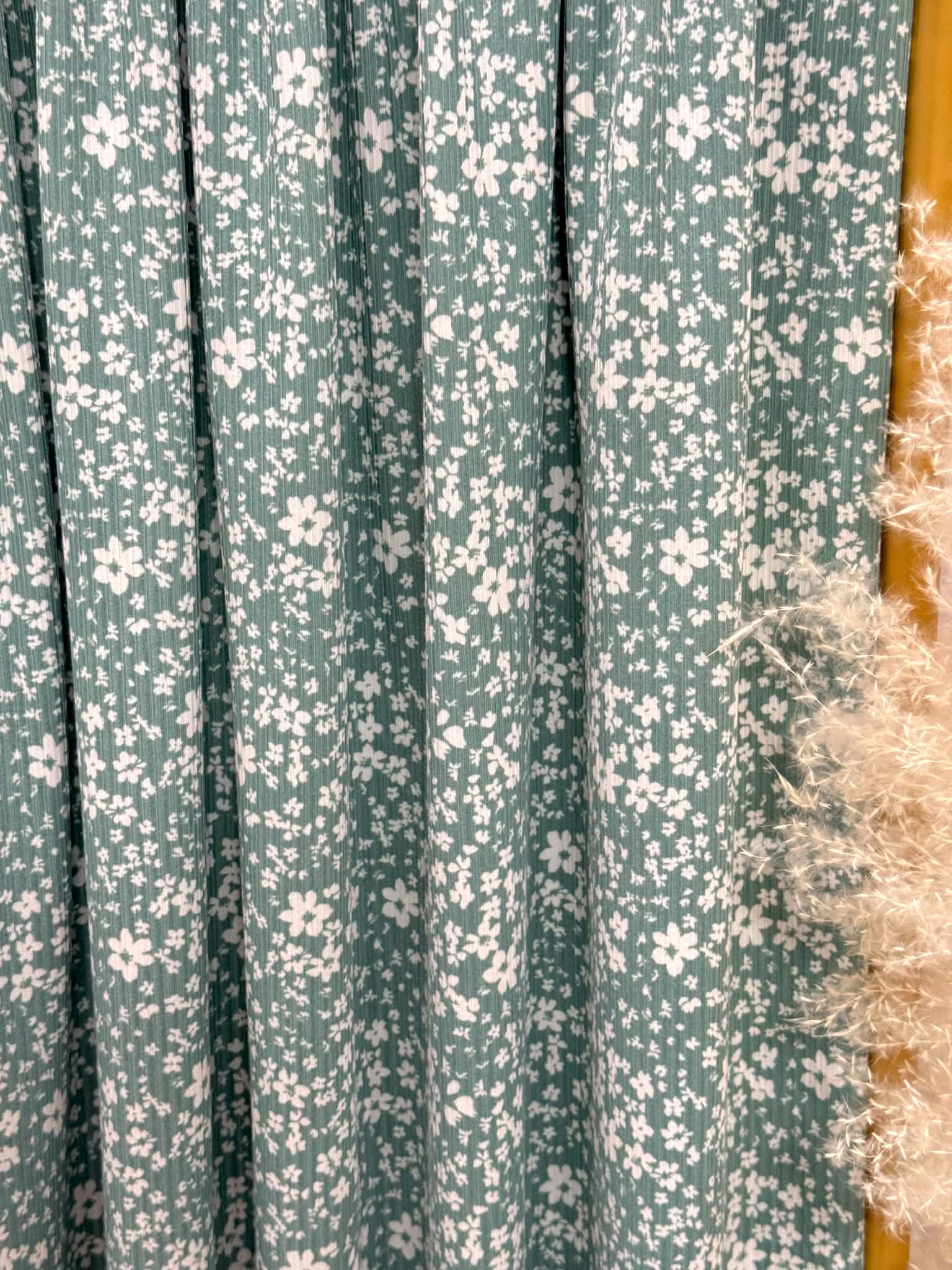 (4X2 YUMMY RIB) WHITE FLOWERS ON SEAFOAM GREEN
