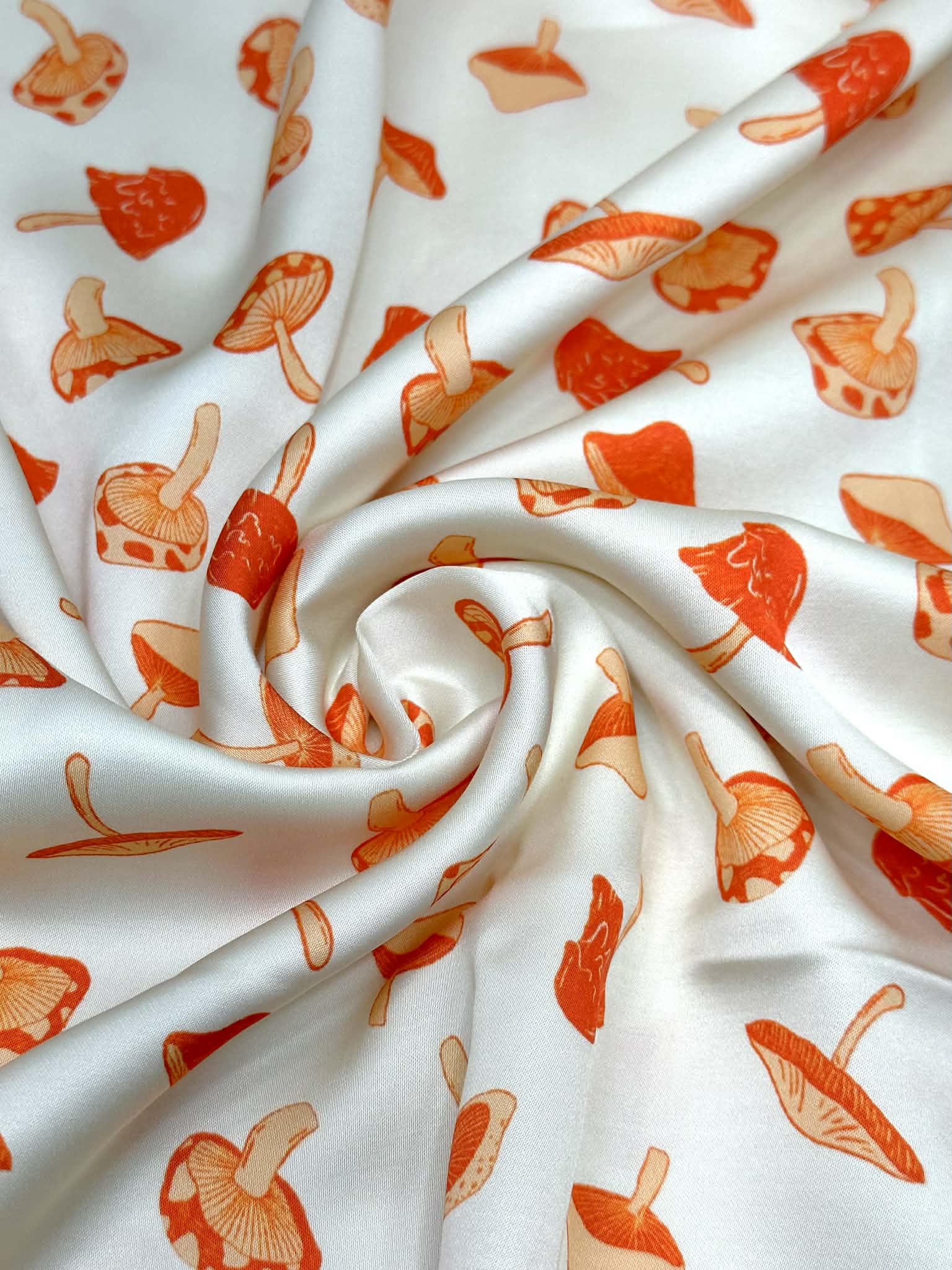 (SATIN) ORANGE MUSHROOMS ON CREAM(5)