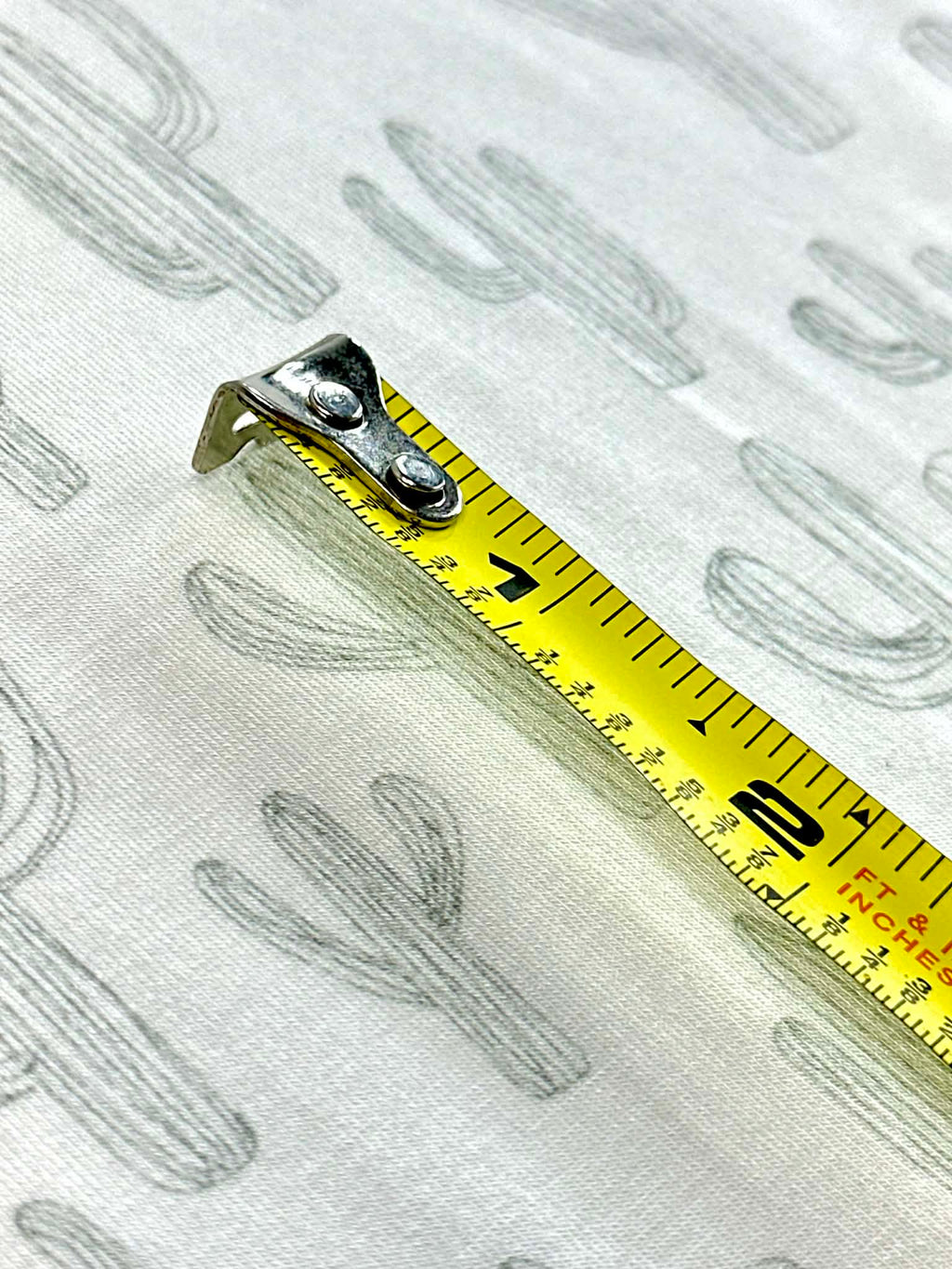 (RAYON MODAL) VINTAGE CACTUS ON OFF WHITE