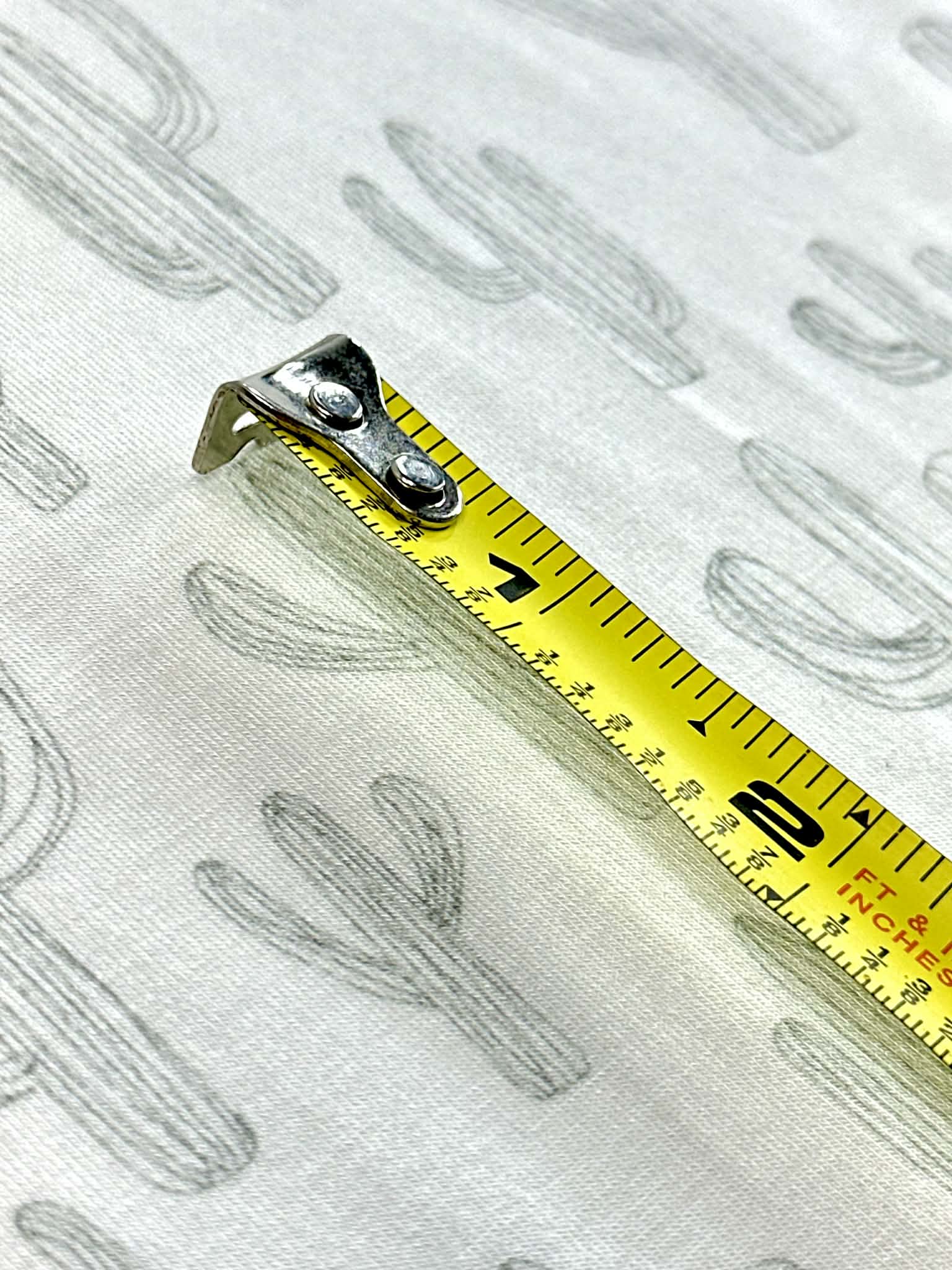 (RAYON MODAL) VINTAGE CACTUS ON OFF WHITE
