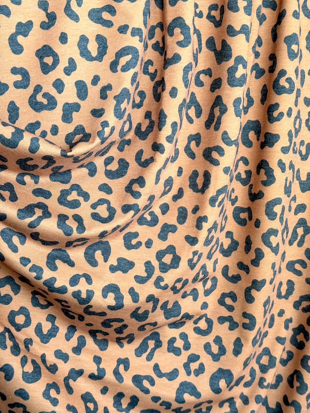 (FRENCH TERRY) BLACK LEOPARD PRINT ON CAMEL