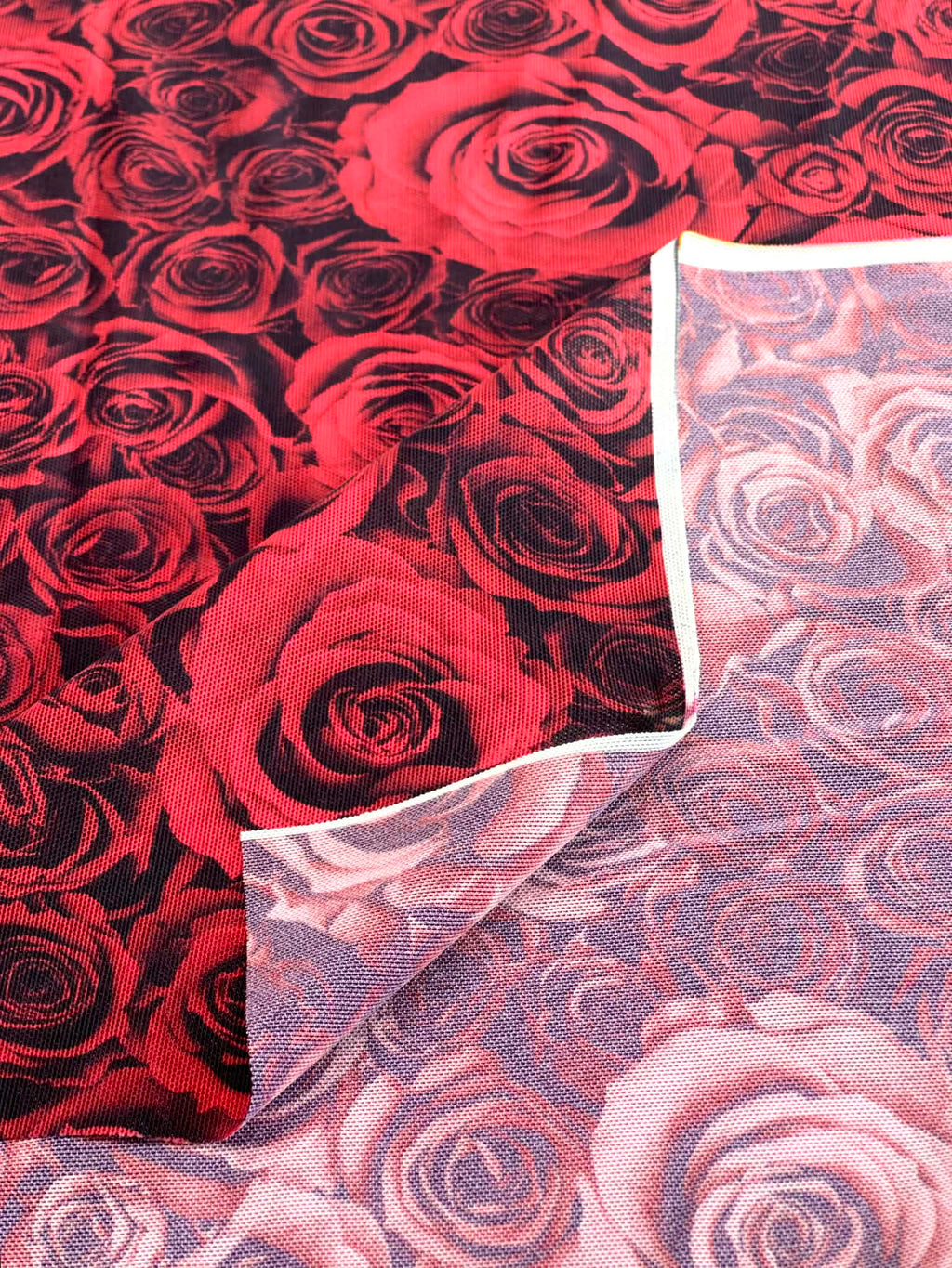 (DOUBLE MESH) RED ROSES