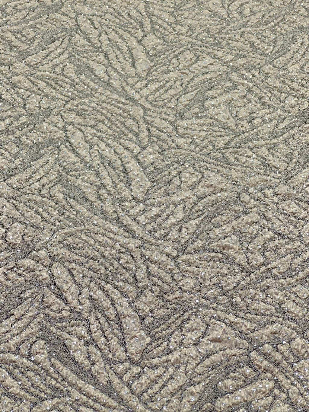 (KNIT) 3D GOLD FLORAL AND GLITTER PATTERN