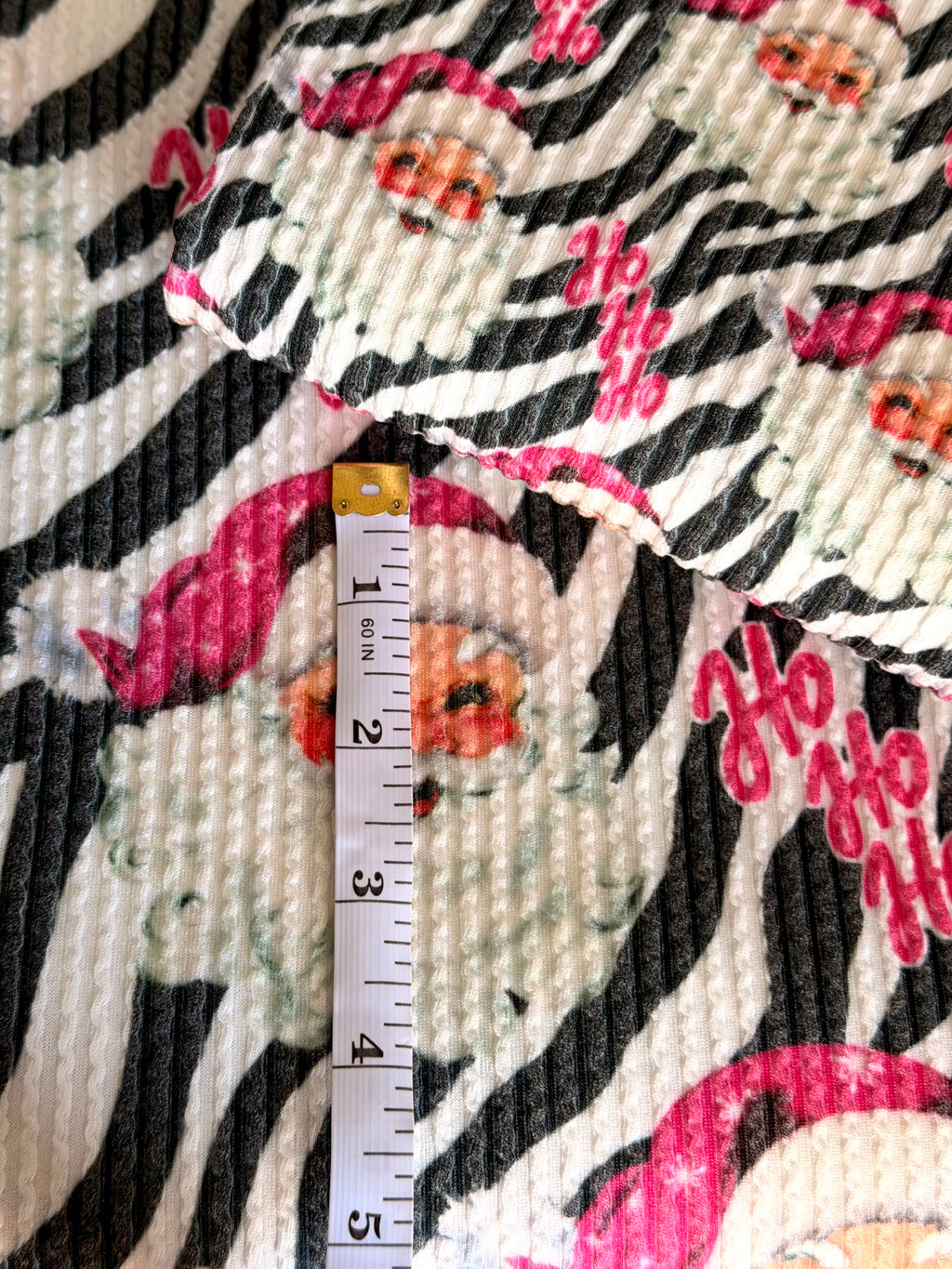 (URBAN RIB) SMALL PINK SANTA ON ZEBRA PRINT