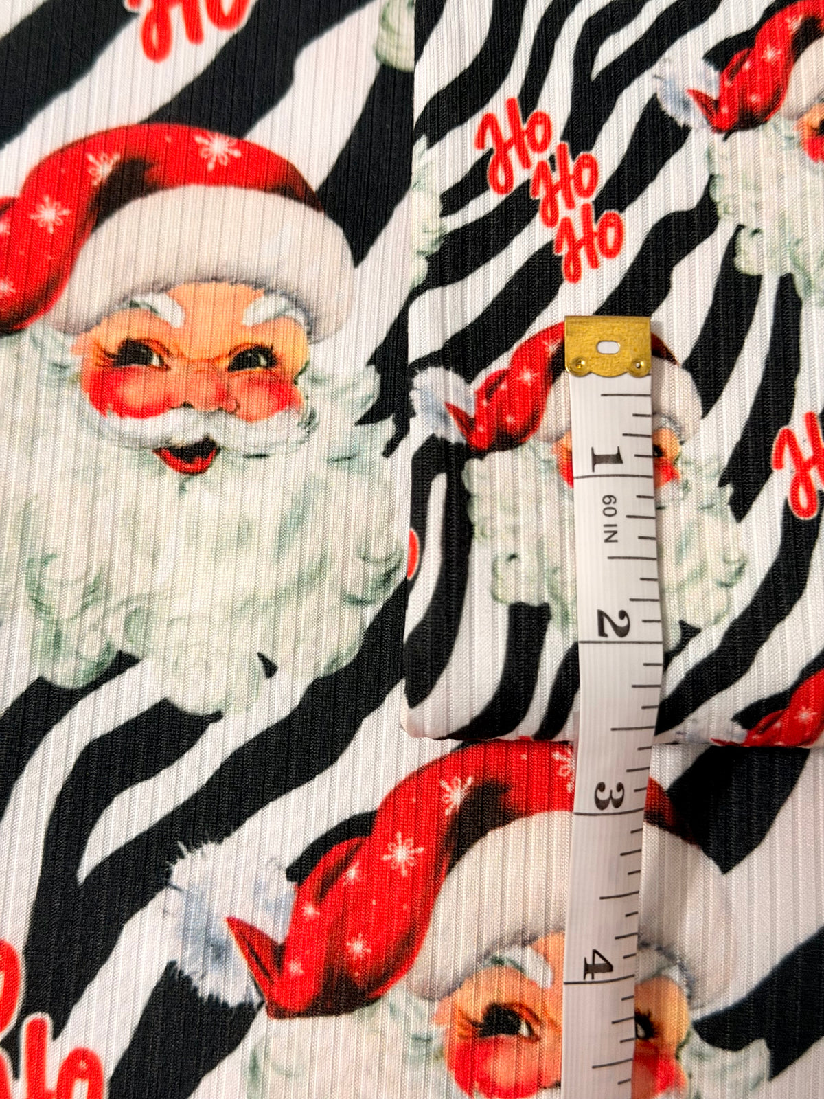 (4X2 YUMMY RIB) BIG RED SANTA ON ZEBRA PRINT