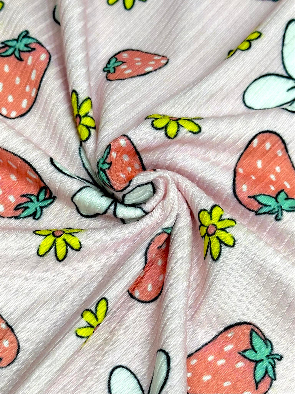 (YUMMY RIB) STRAWBERRIES AND FLOWERS ON PINK