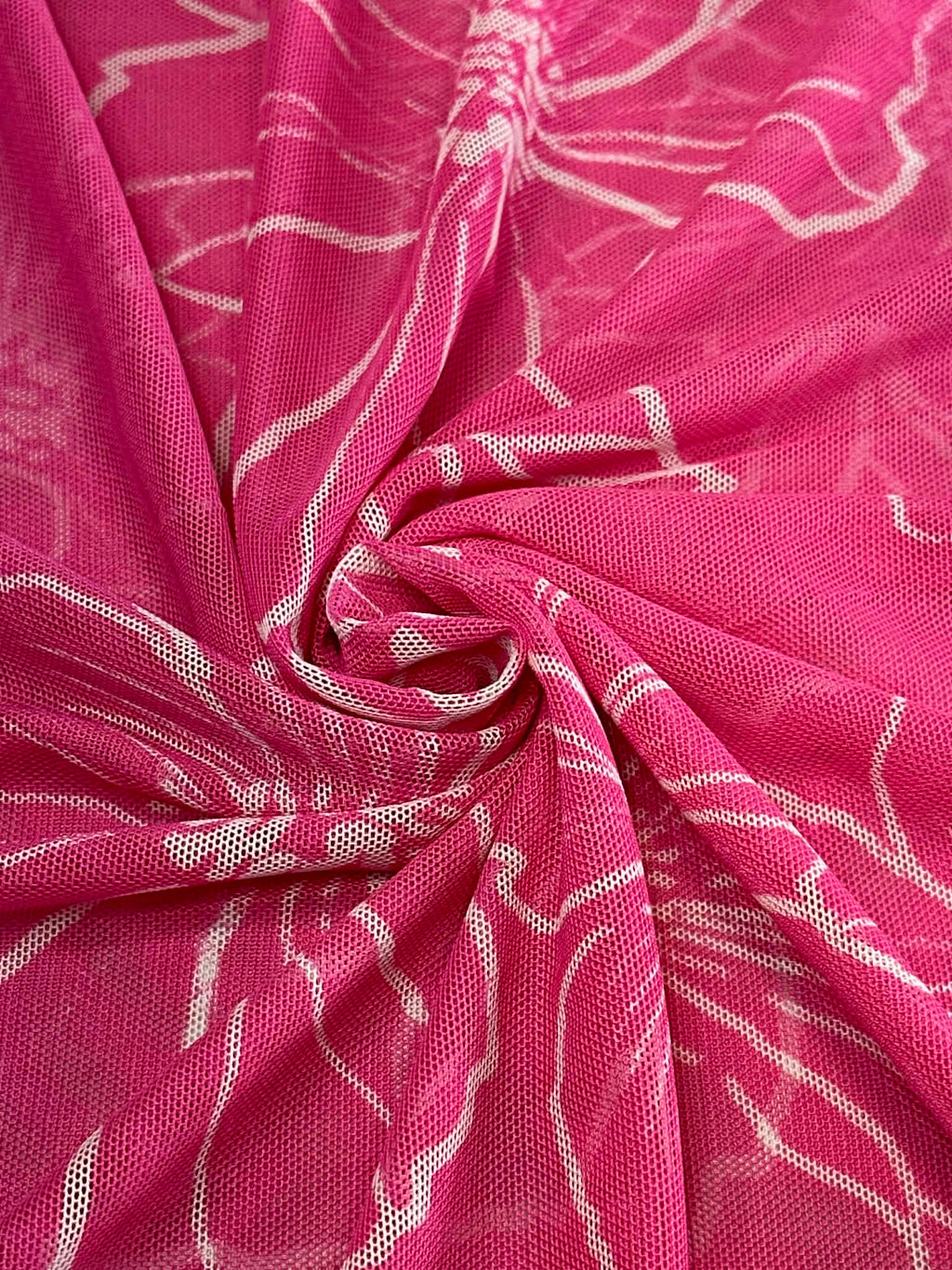 (MESH) WHITE FLORAL ON PINK