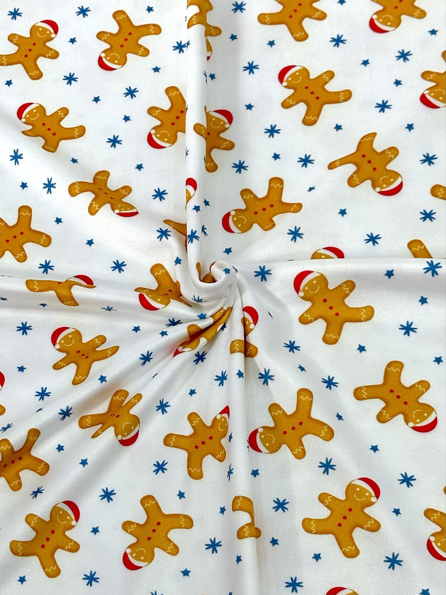 (DBP) GINGERBREAD MAN AND STARS ON OFF WHITE (2)