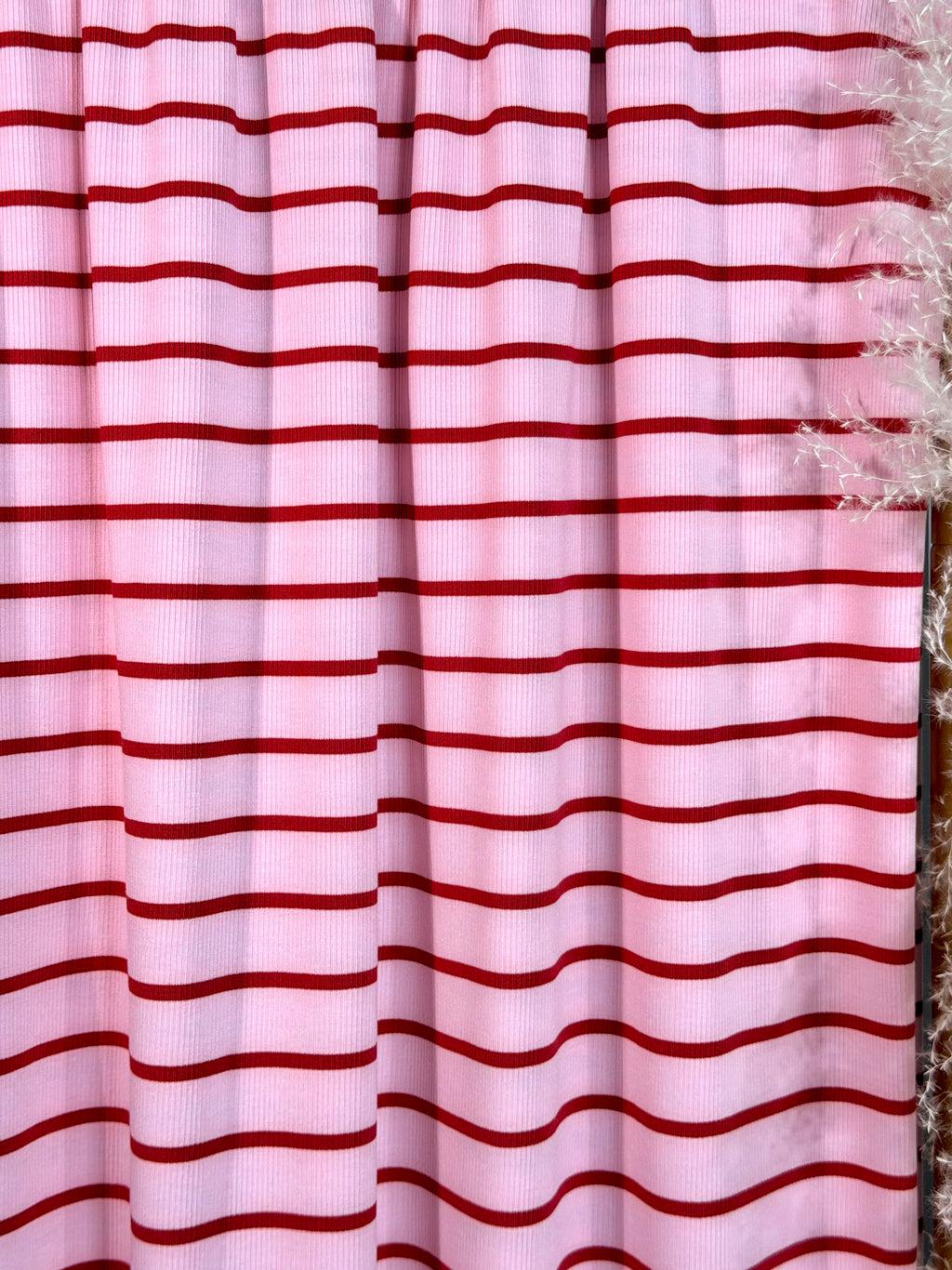 (2X1 RIB) RED STRIPES ON LIGHT PINK