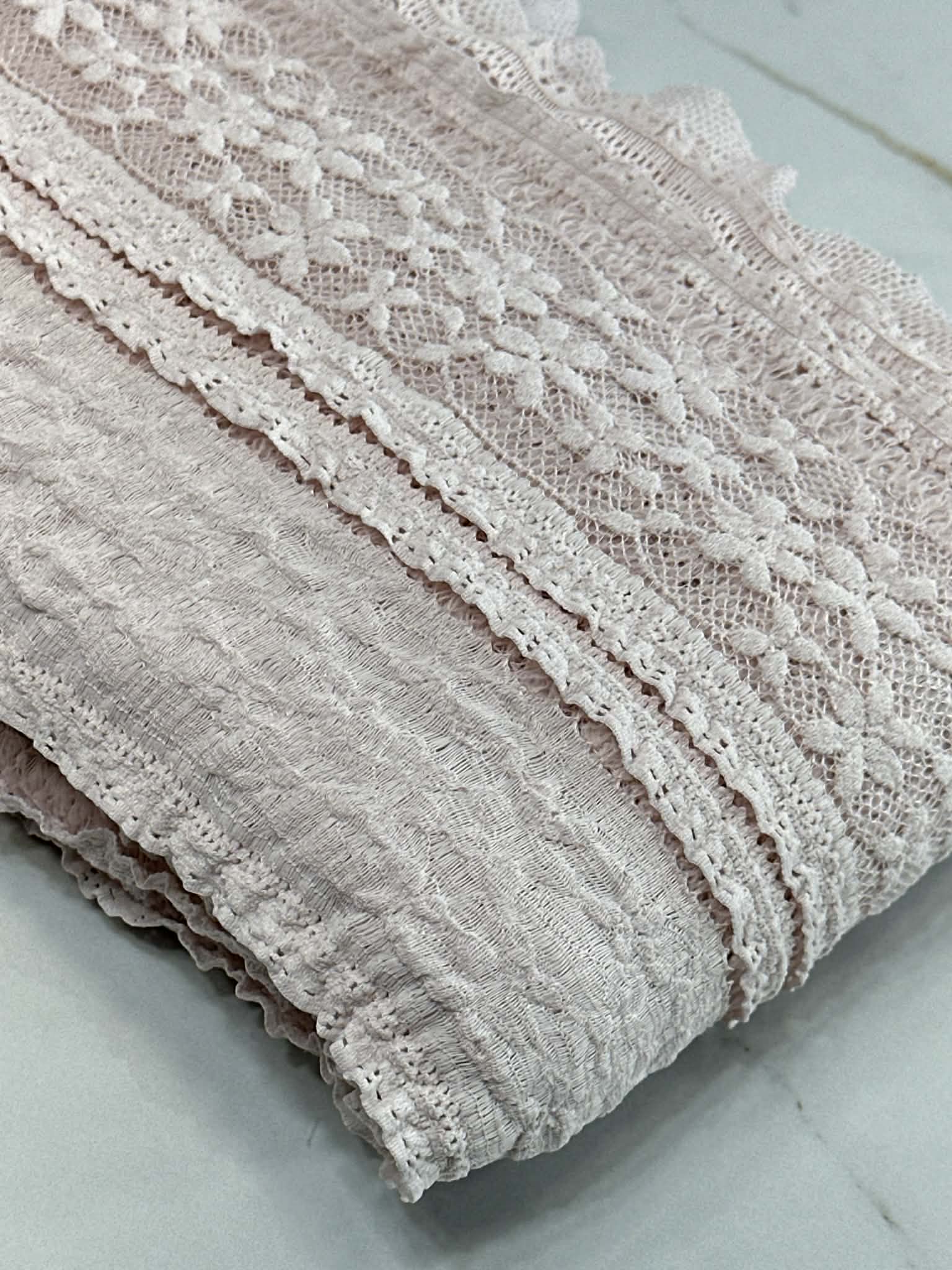 (RUFFLE LACE) FLORAL ON DUSTY PINK(1)