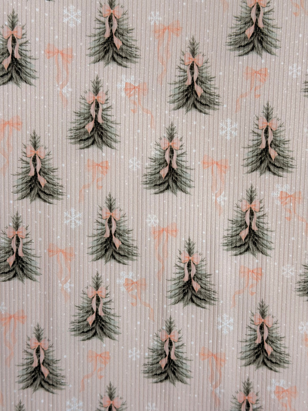 (4x2 YUMMY RIB) PINE TREES WITH BOWS ON LIGHT BLUSH