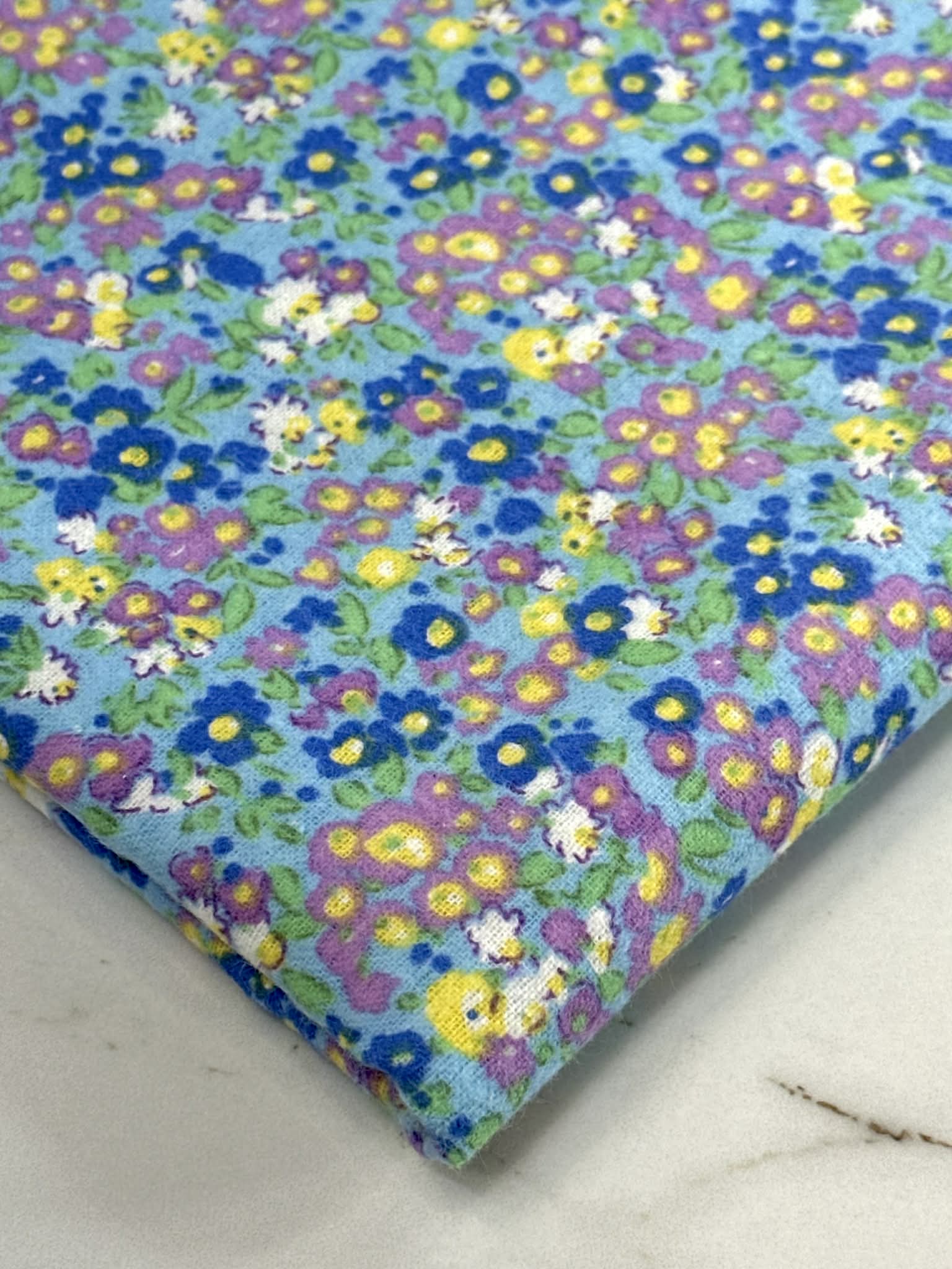 (FLANNEL COTTON) FLORAL PATTERN ON BLUE