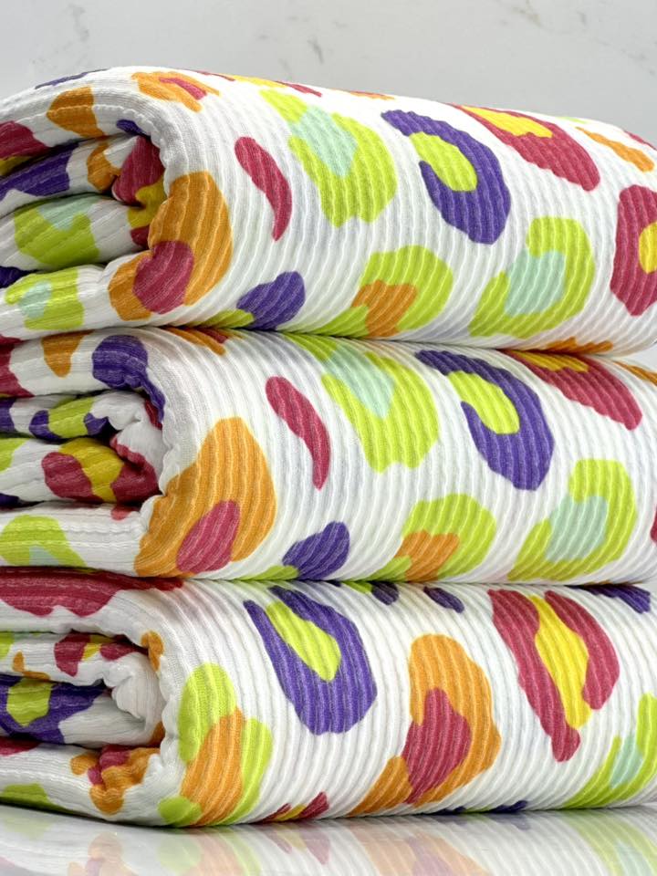 (URBAN RIB) MULTI COLORFUL CHEETAH PRINT ON OFF WHITE
