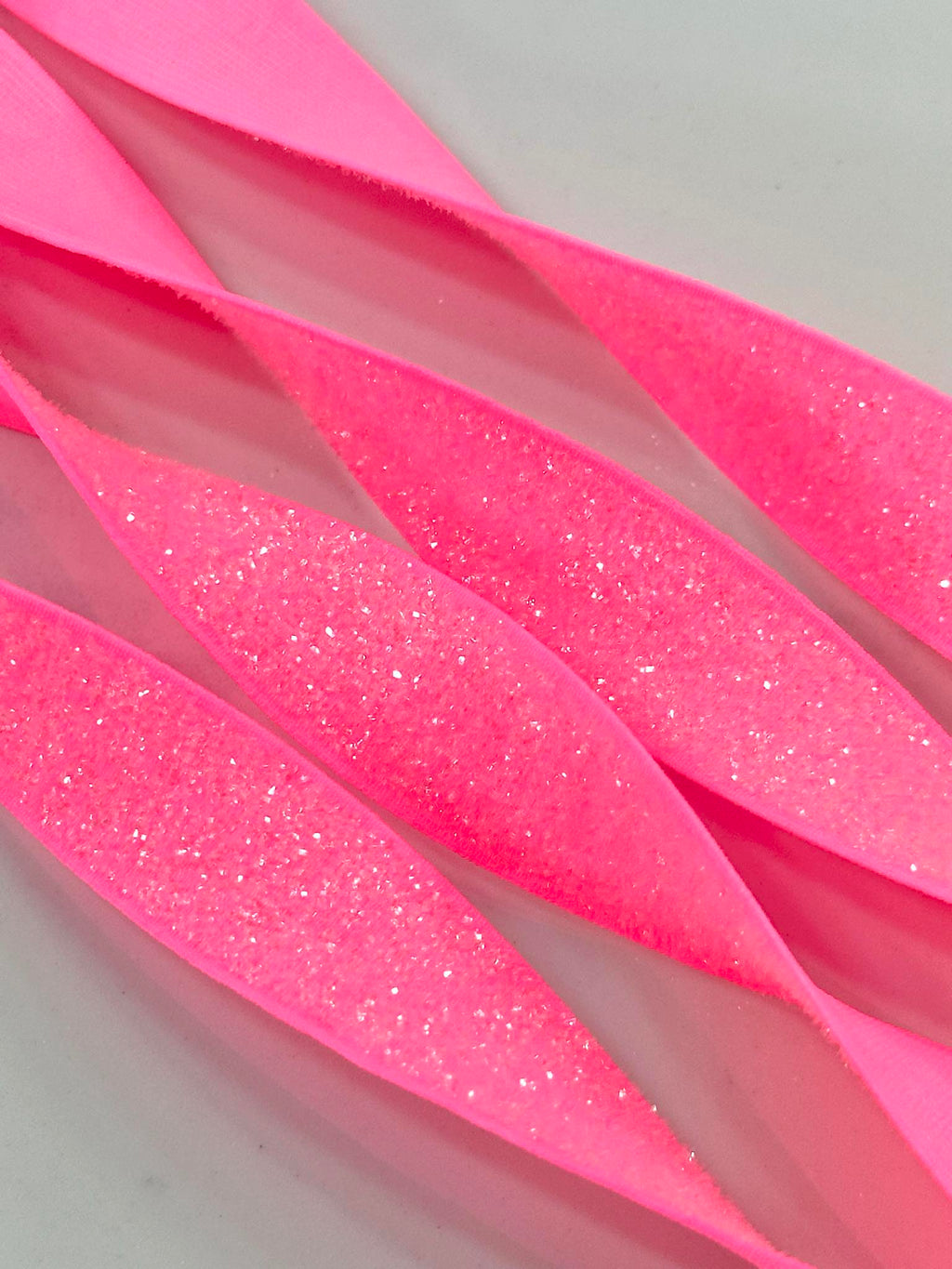 (TRIM) 5/8 ELASTIC NEON PINK SHIMMER