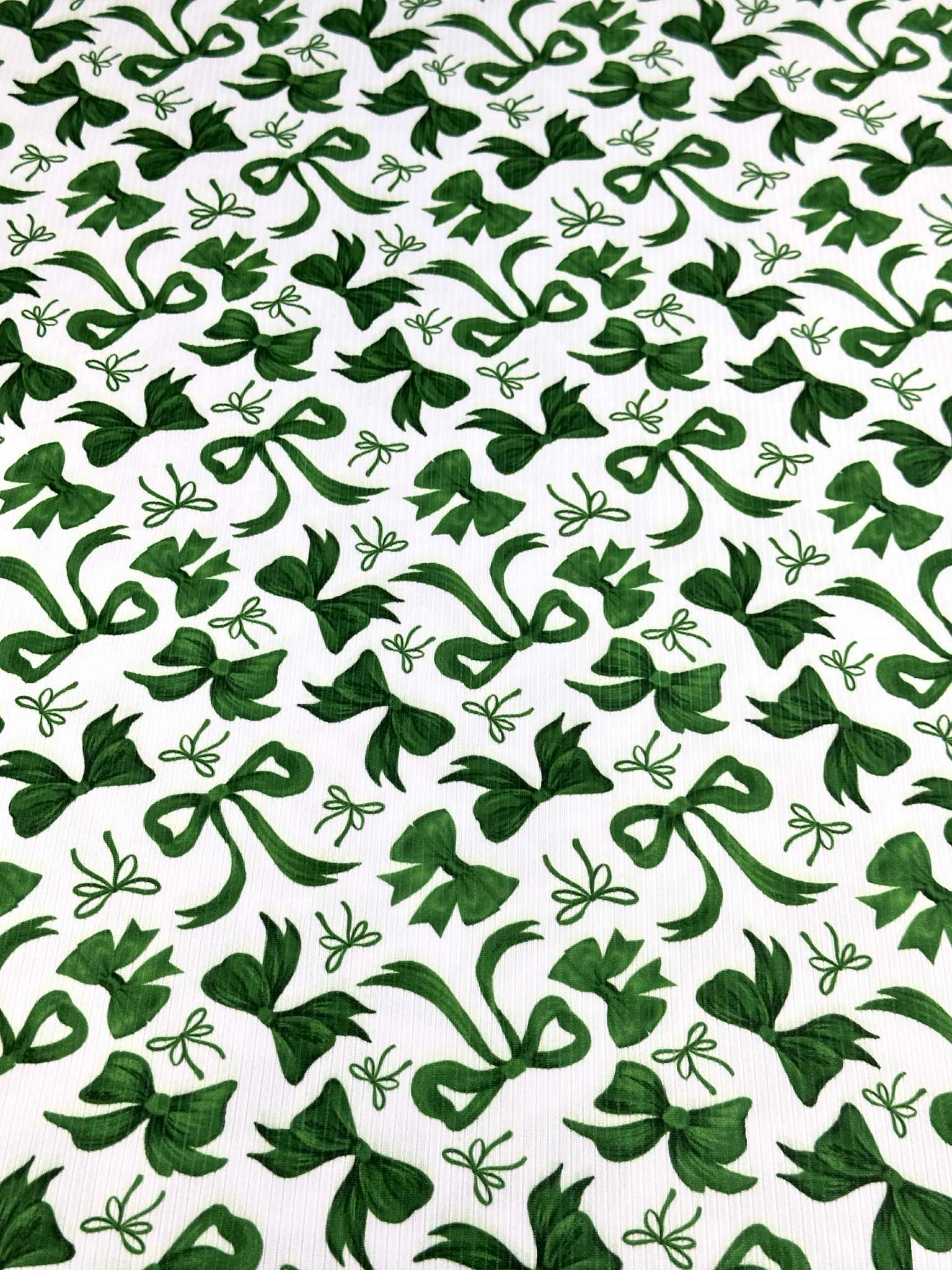 (4X2 RIB) GREEN BOWS ON OFF WHITE